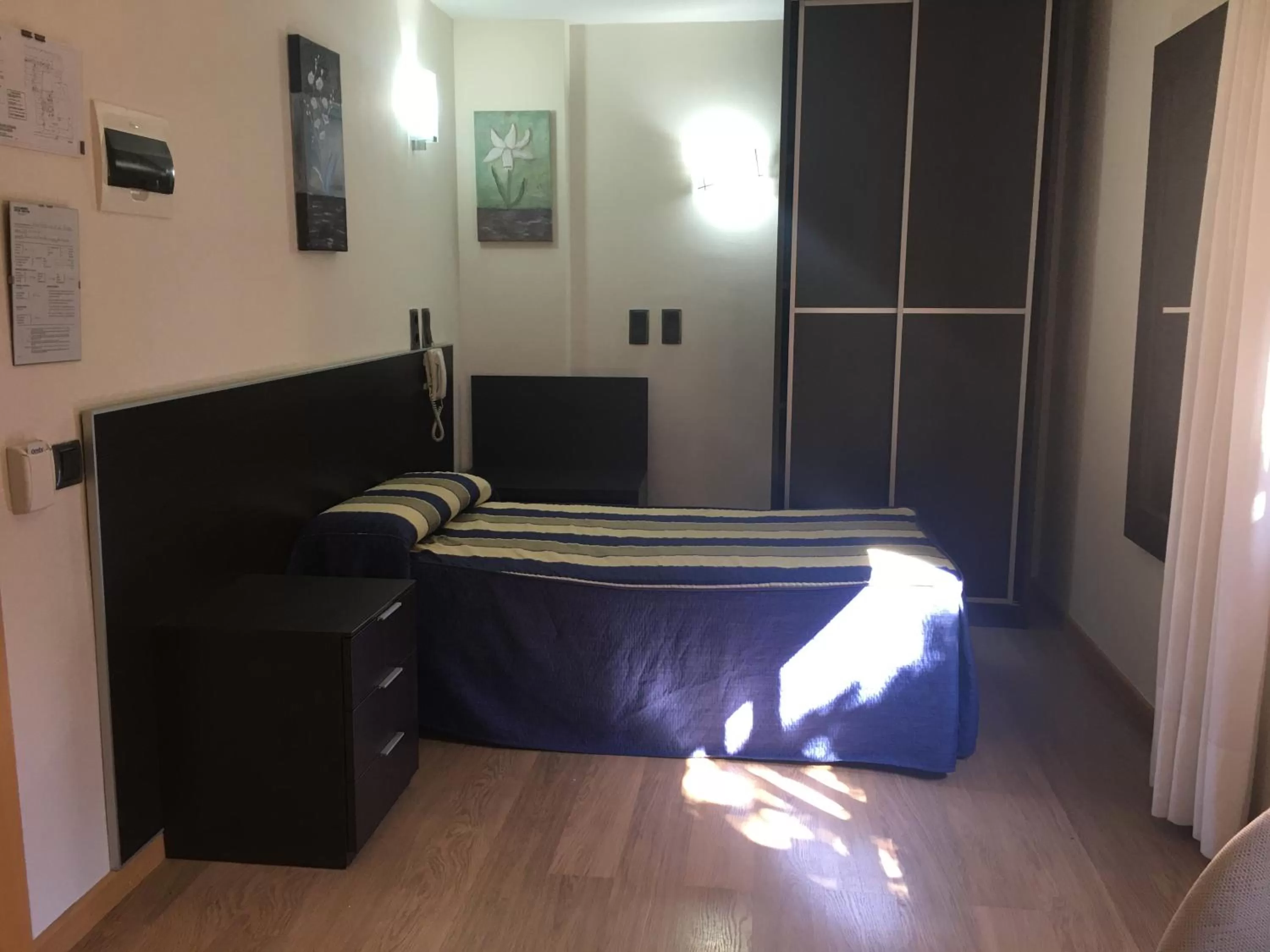 Photo of the whole room in Hotel La Bodega