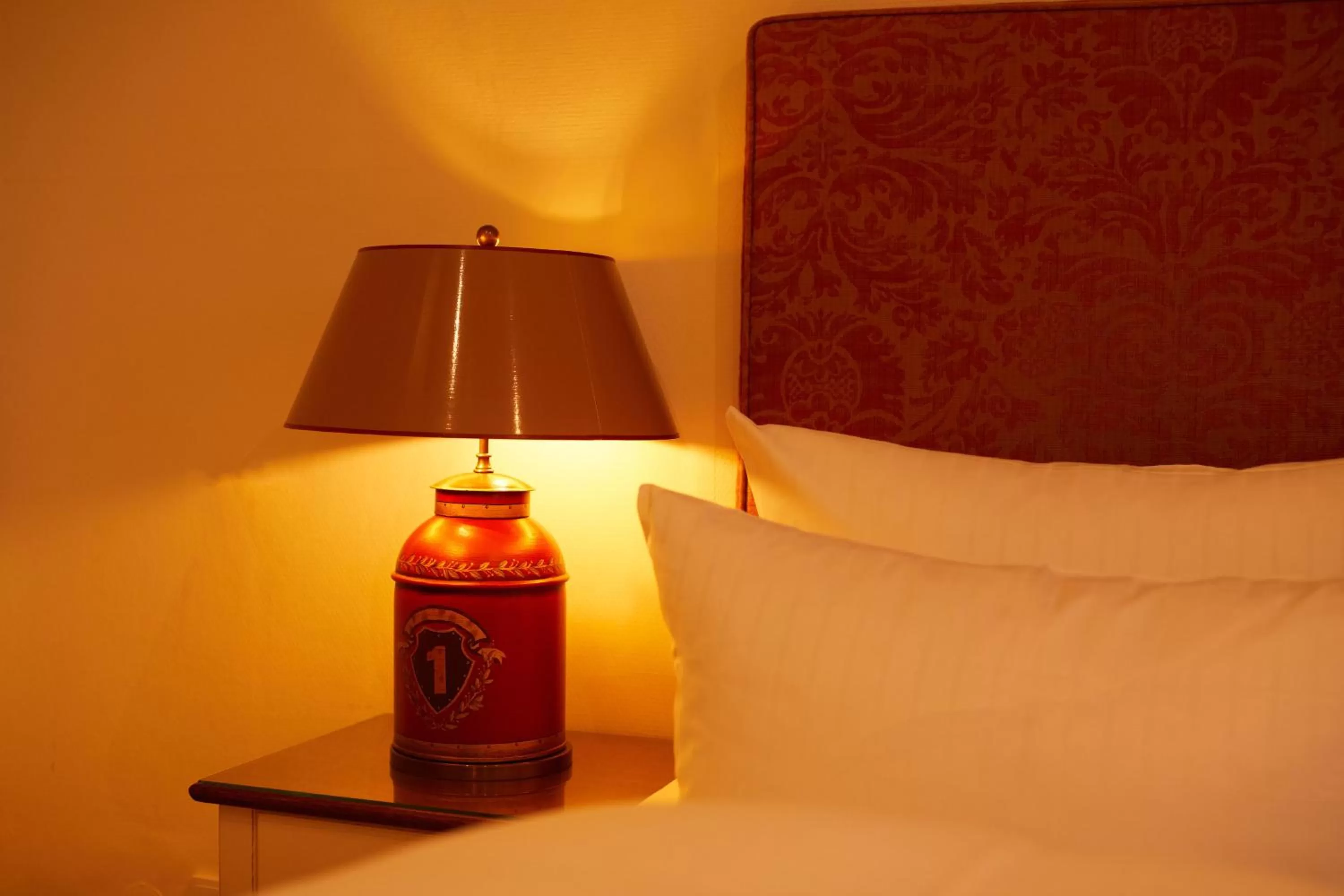 Bed in Fuchsbau Romantik Hotel & SPA Restaurant & FOX Bar