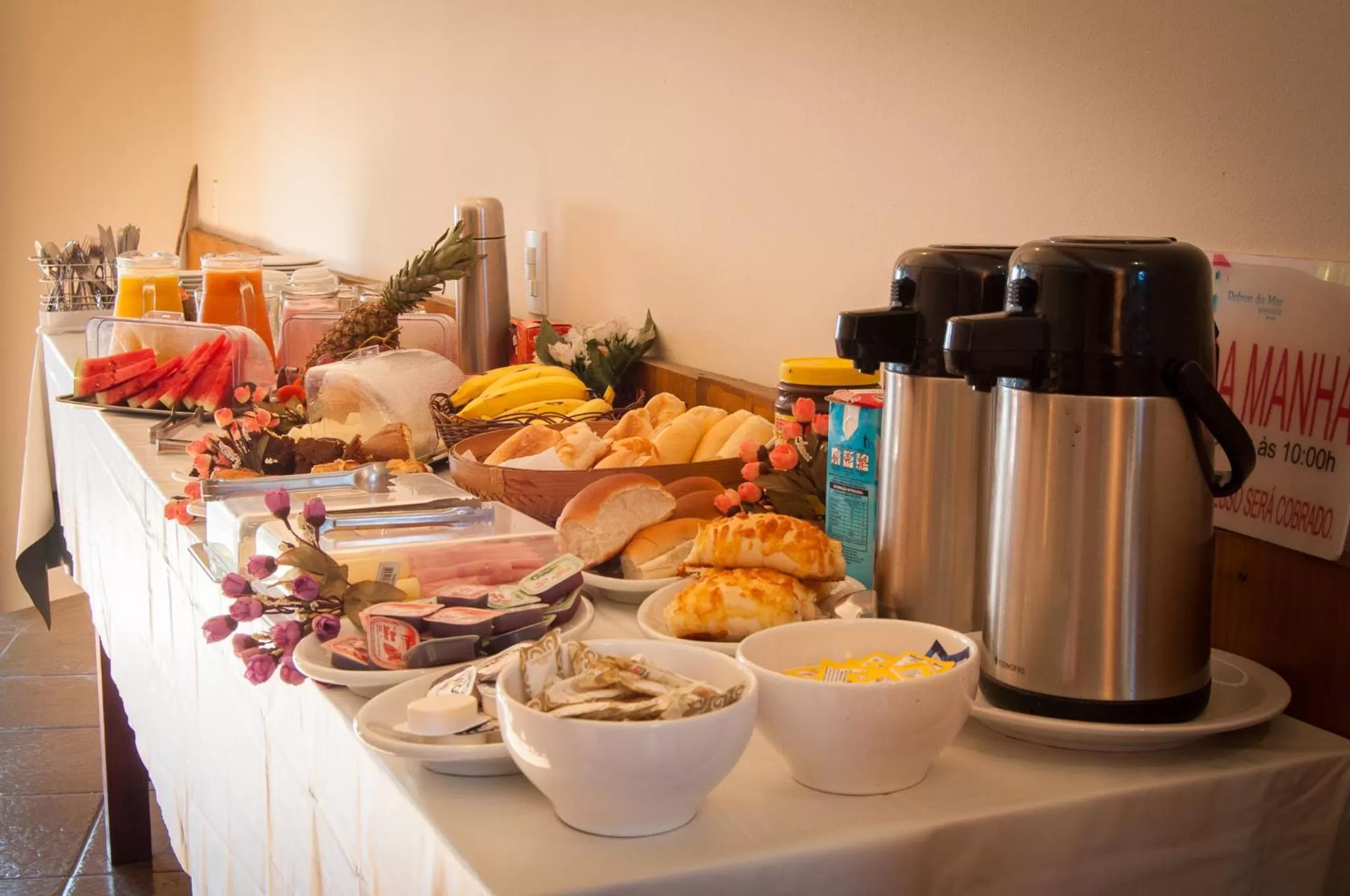 Breakfast in Refron du Mar Pousada Paraty