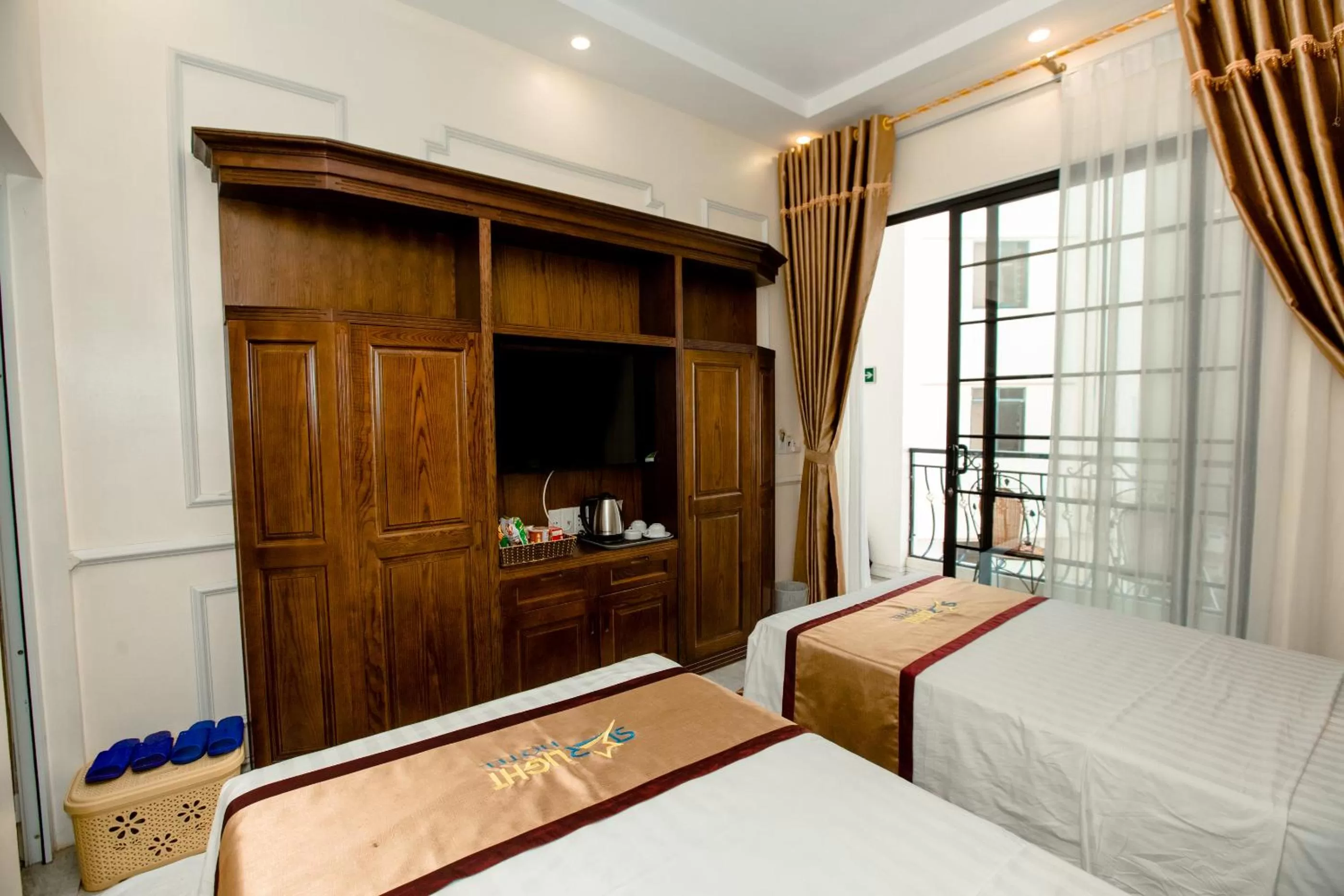 Bed in HaLong Starlight Inn & Travel
