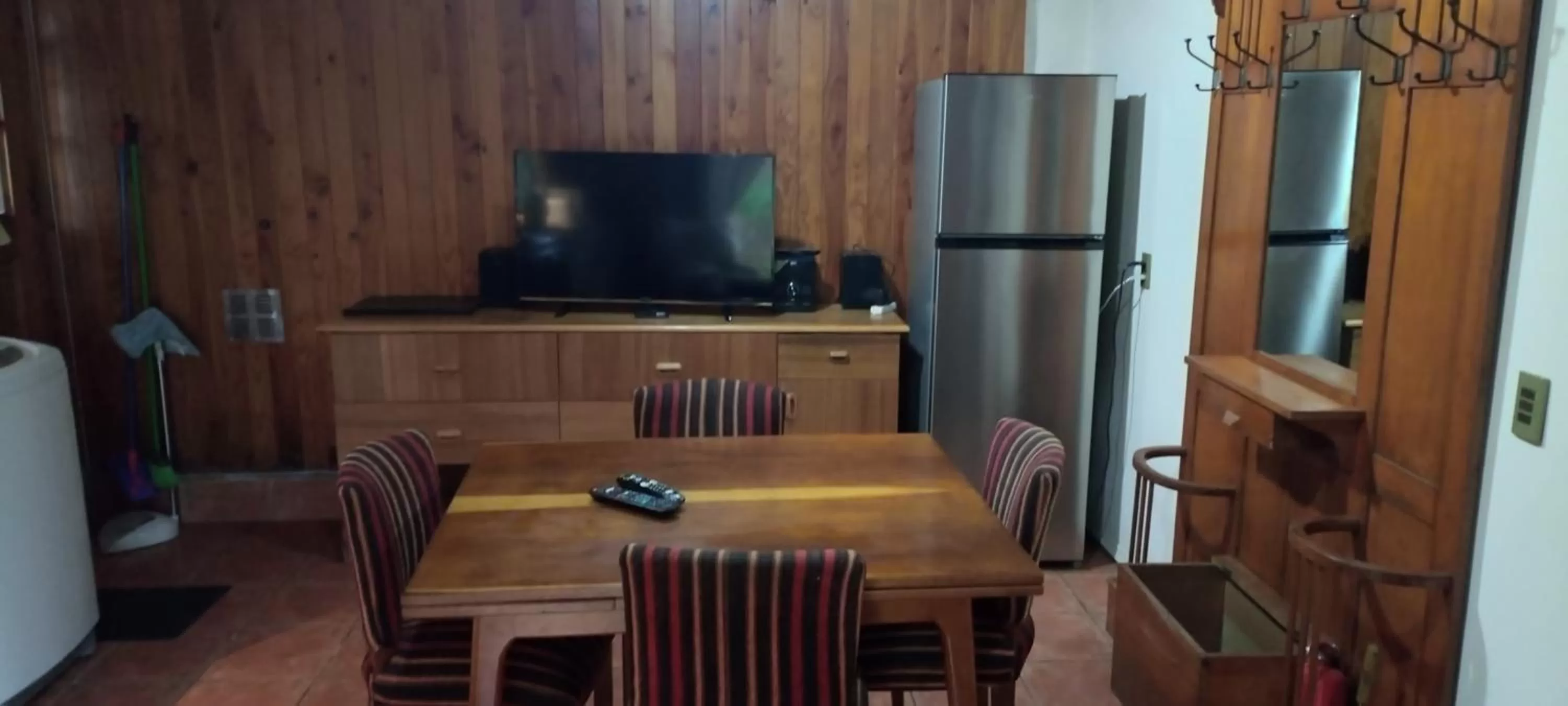 kitchen, TV/Entertainment Center in Omi Kika B&B