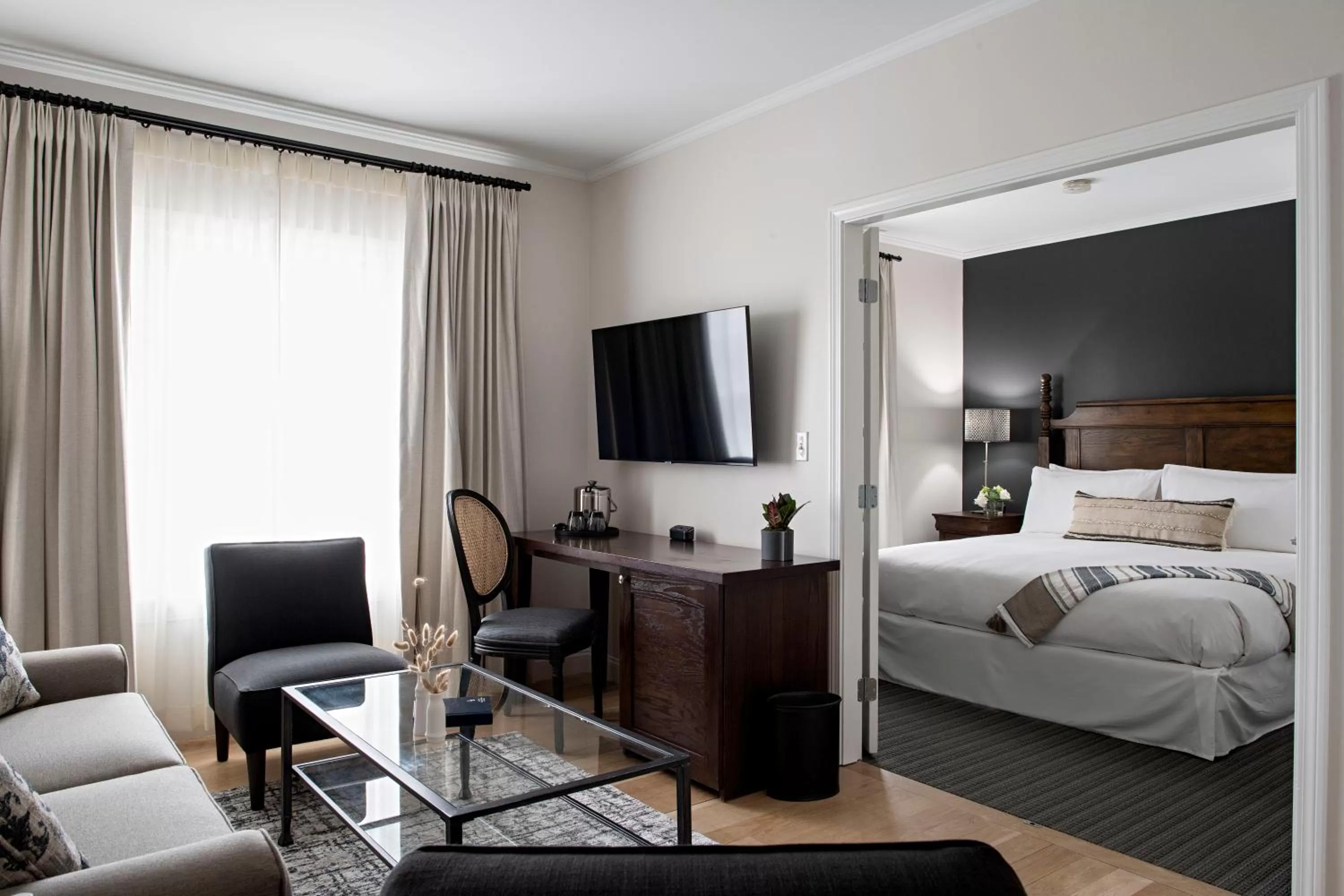 Photo of the whole room, Bed in The Federal