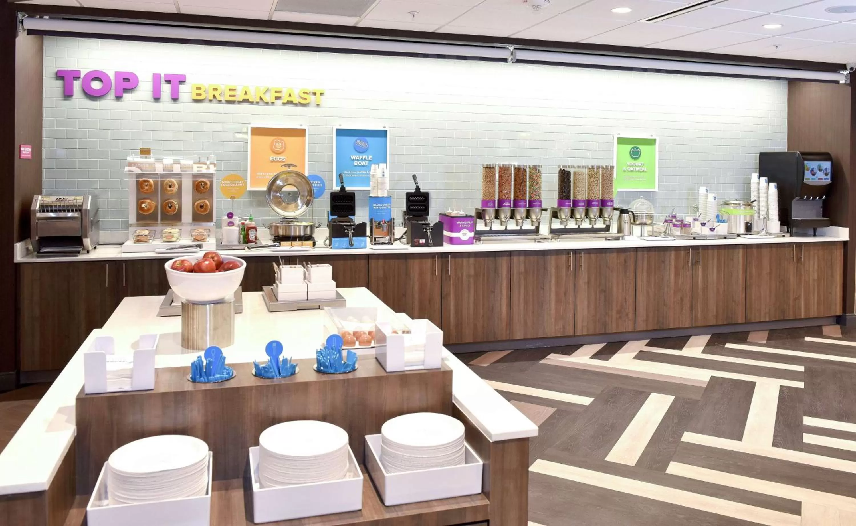 Breakfast in Tru By Hilton Lawrence