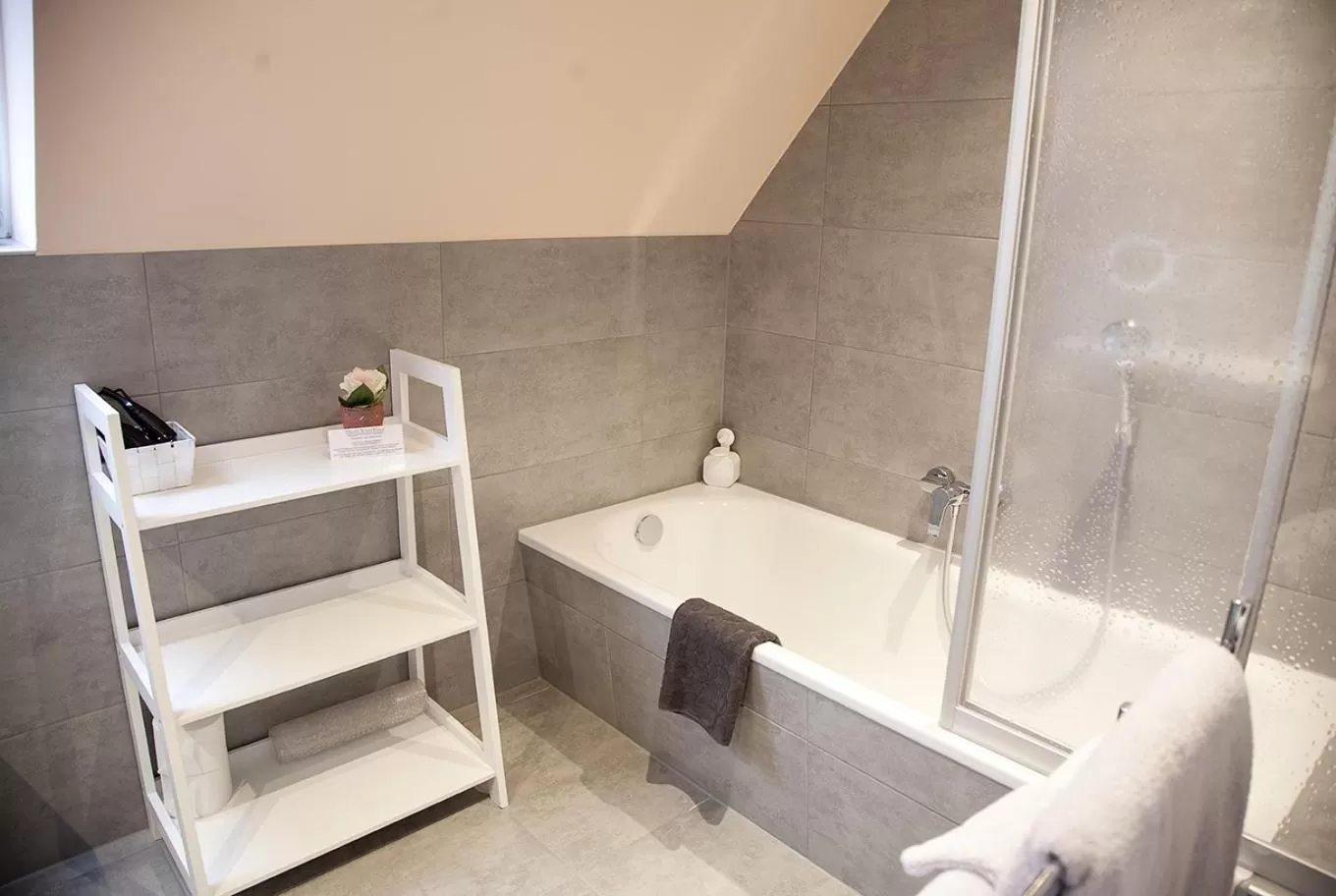 Bathroom in Arthotel ANA Fleur