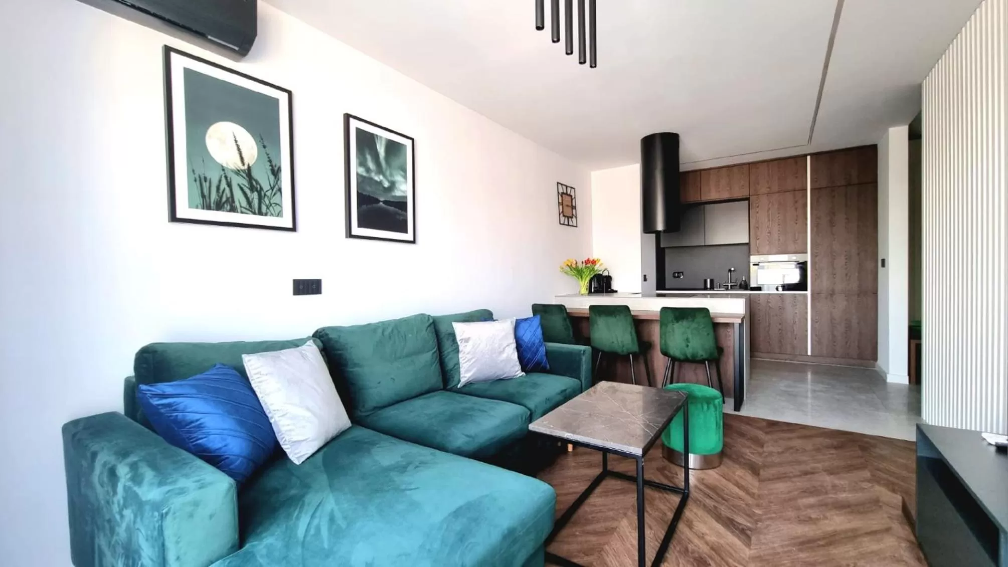 TV and multimedia, Seating Area in NOOK NOOK Apartments Bytkowska 103