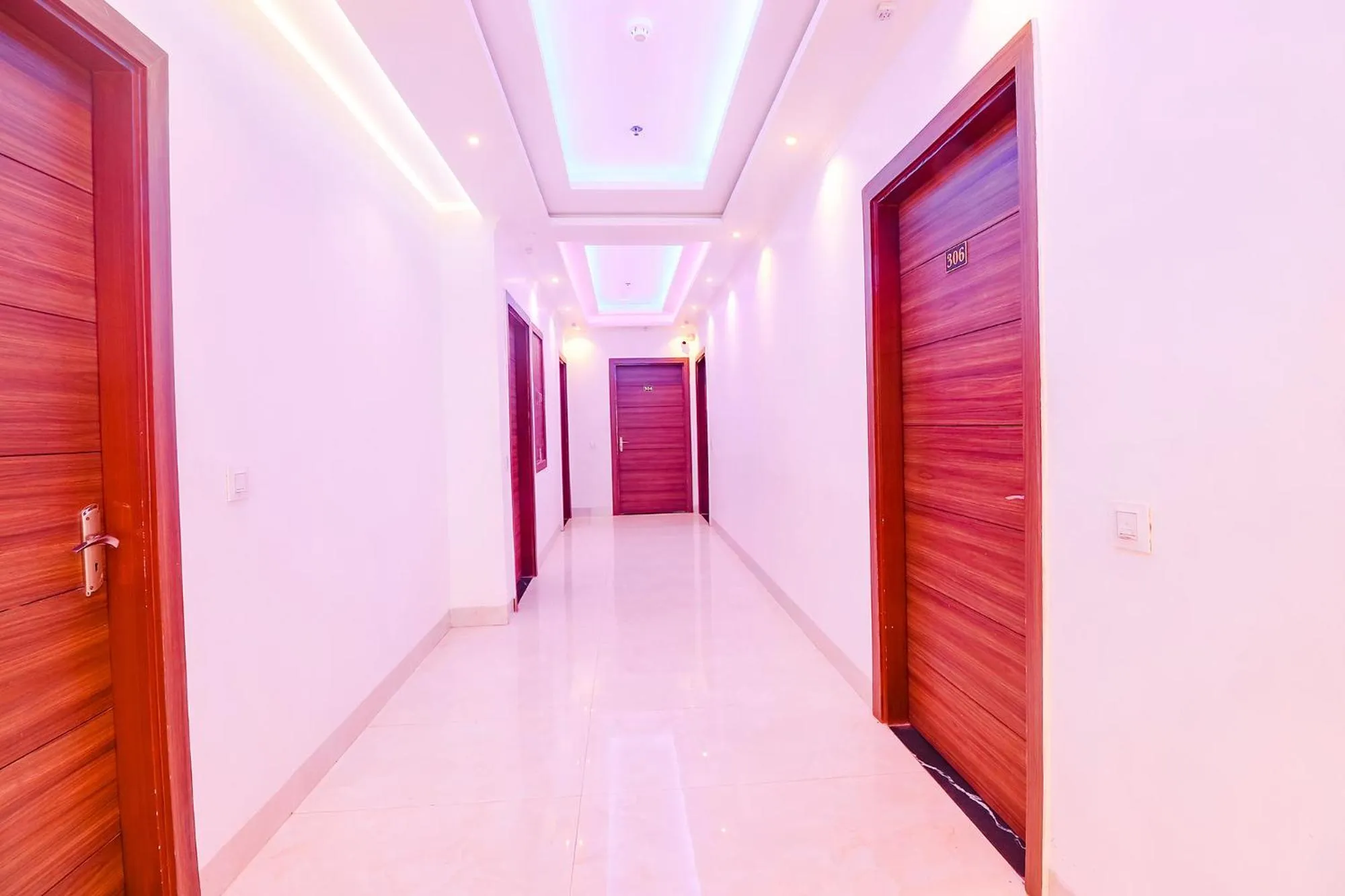 Lobby or reception in FabHotel Bhawana