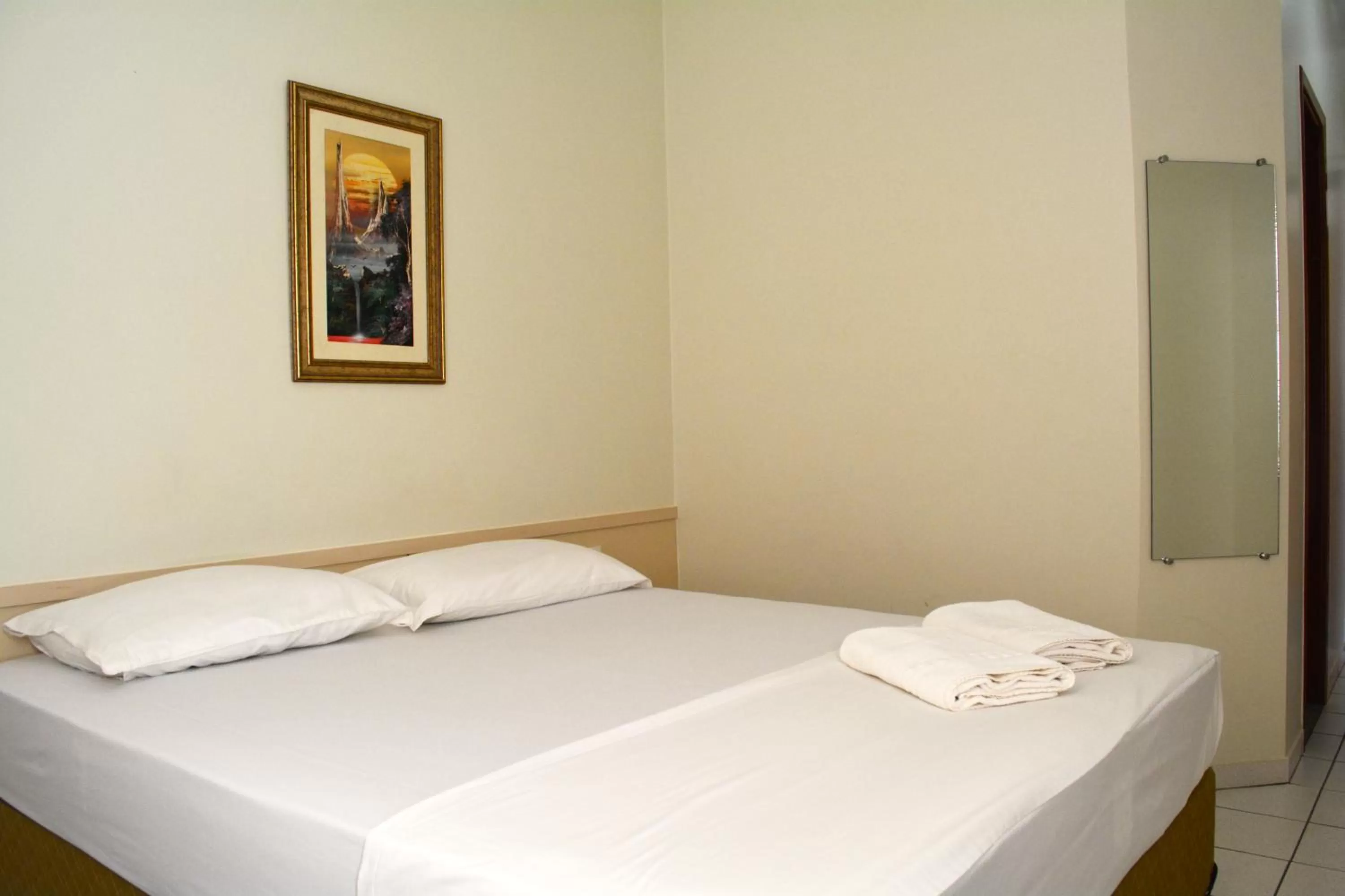 Bedroom, Bed in Sara Palace Hotel