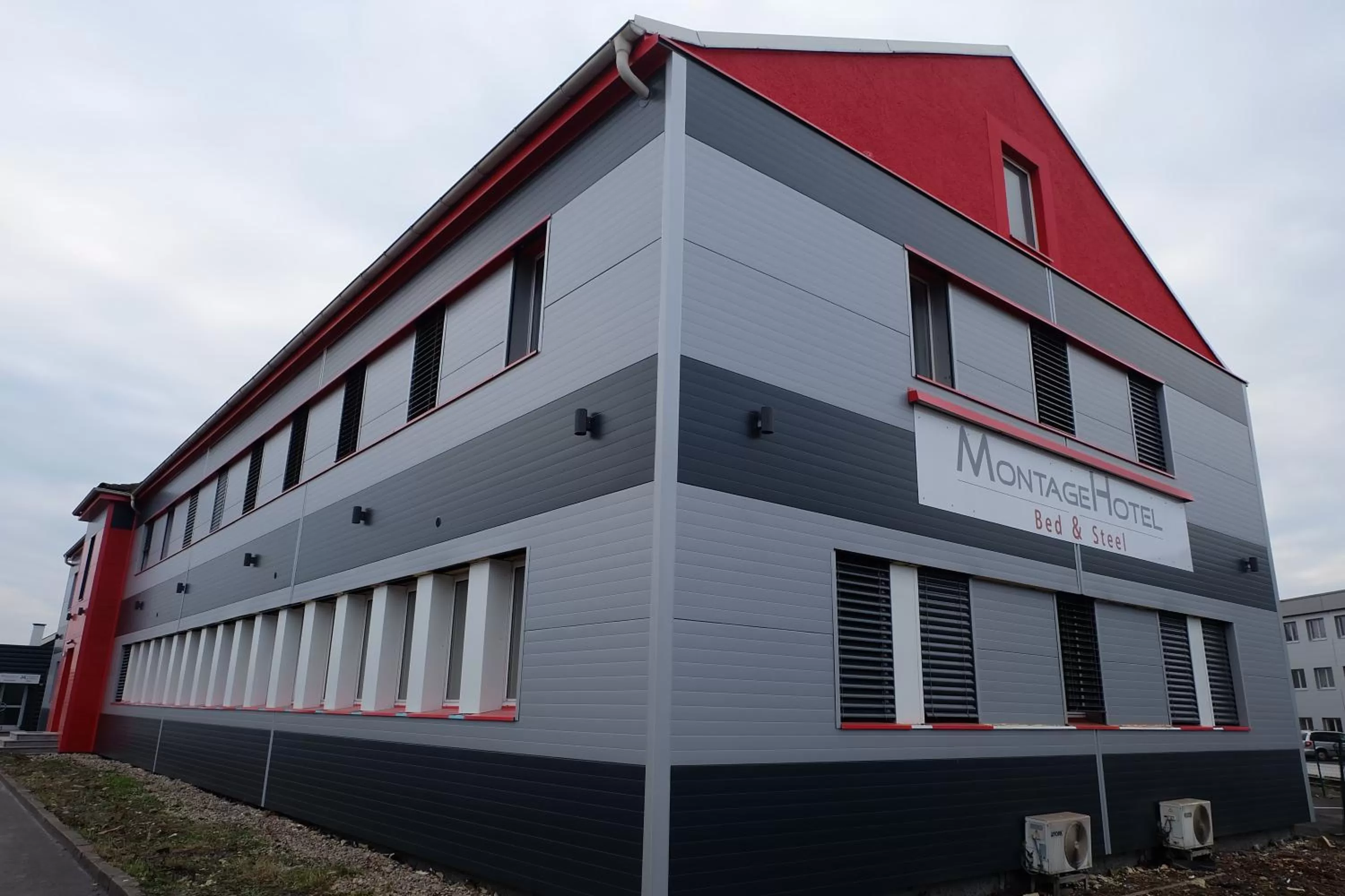 Property building in Montagehotel Bed & Steel