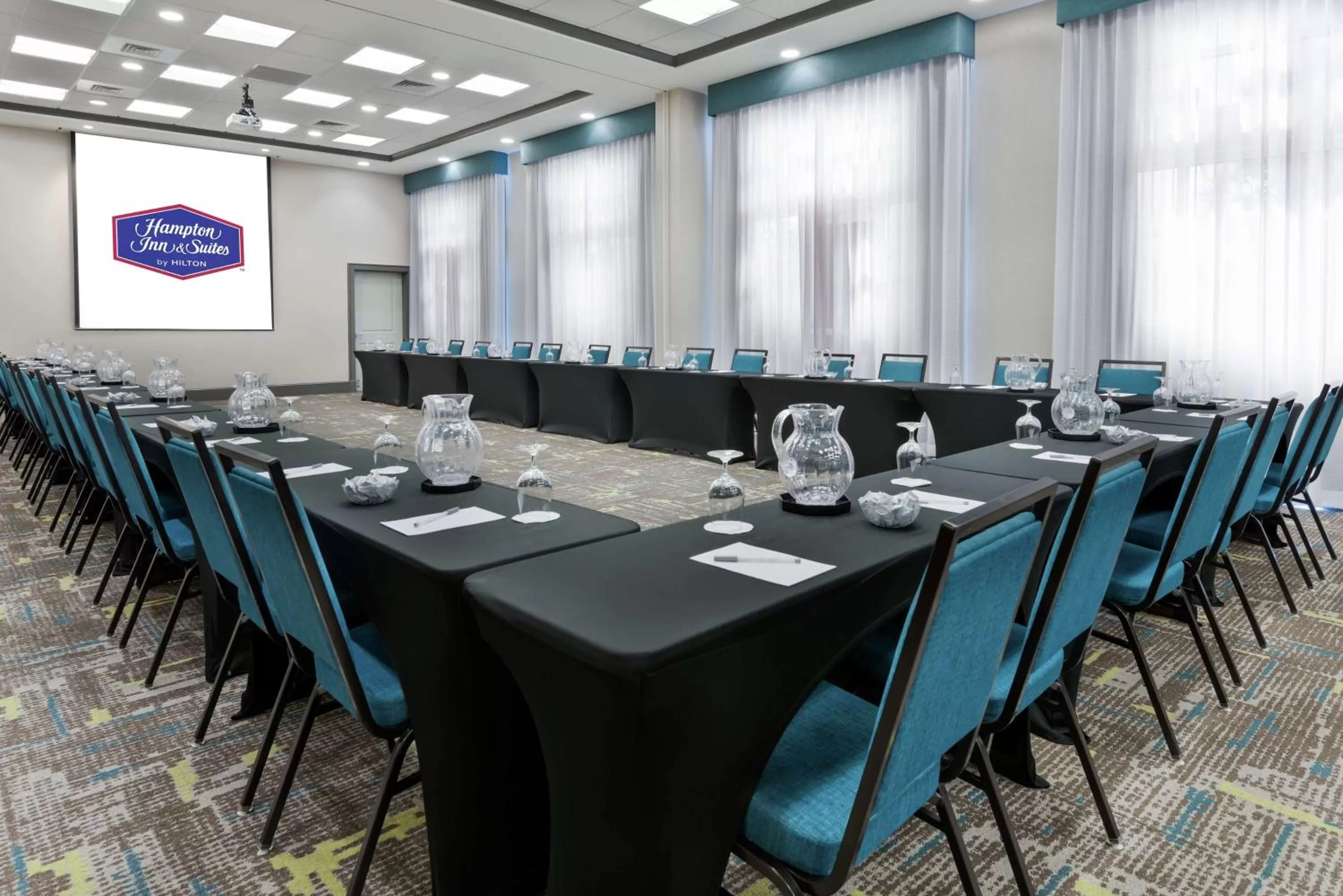 Meeting/conference room in Hampton Inn & Suites Orlando Airport at Gateway Village