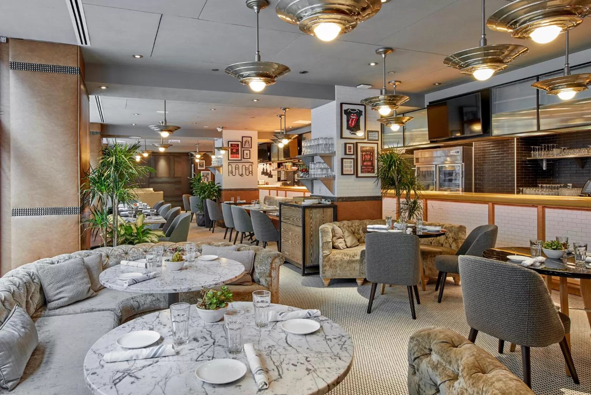 Restaurant/places to eat in Virgin Hotels Chicago