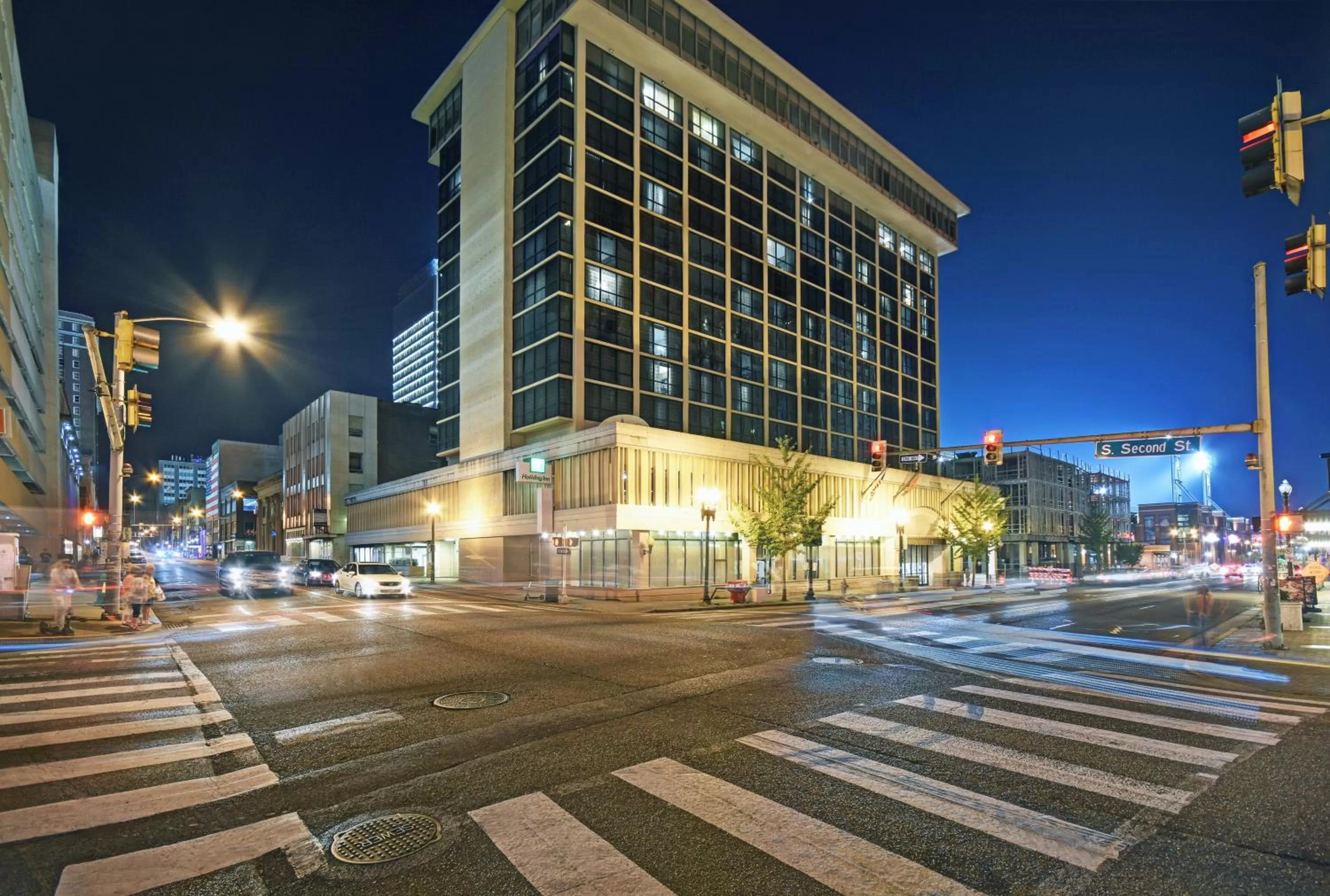 Property building in Holiday Inn - Memphis Downtown - Beale St. by IHG