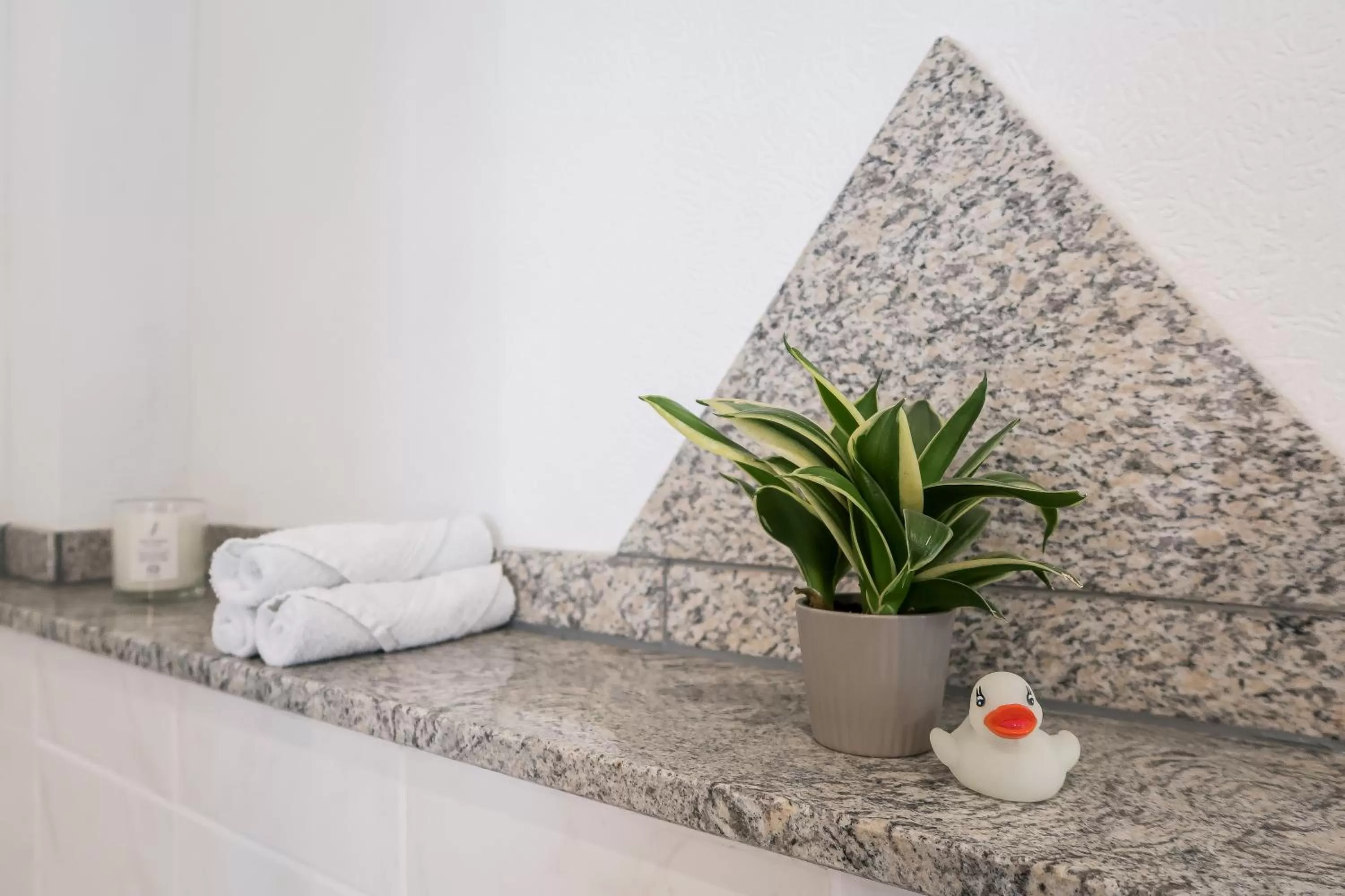 Bathroom, Seating Area in Apartments am Prinzenplatz - Superior