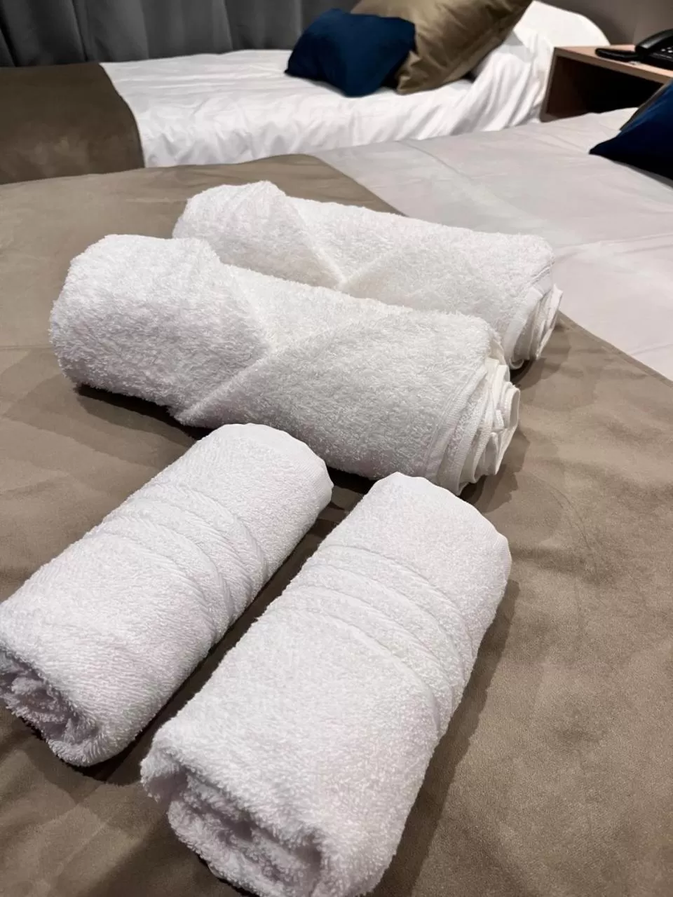 towels, Bed in Ayres Apart Hotel
