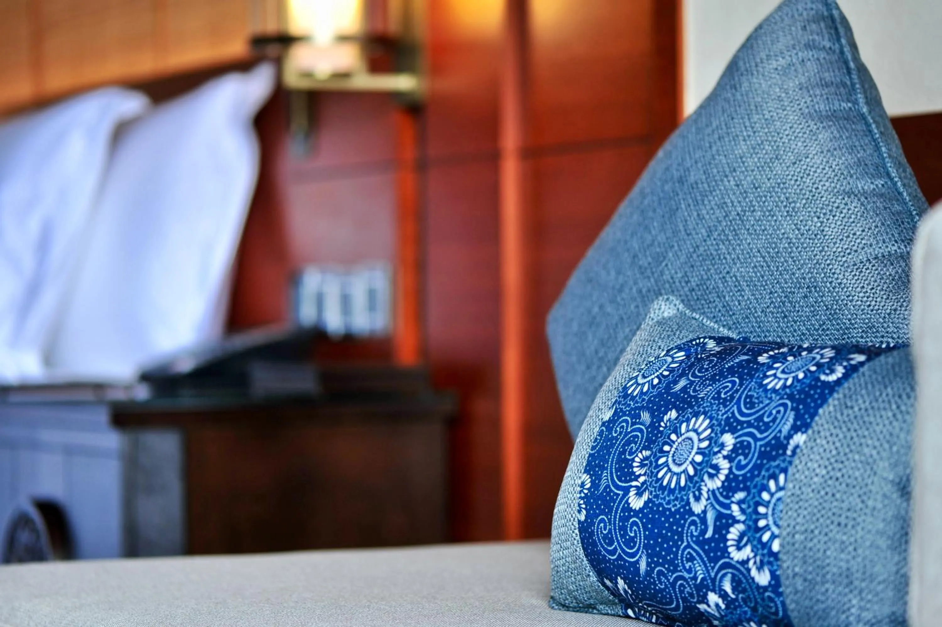 Living room, Bed in Anantara Guiyang Resort