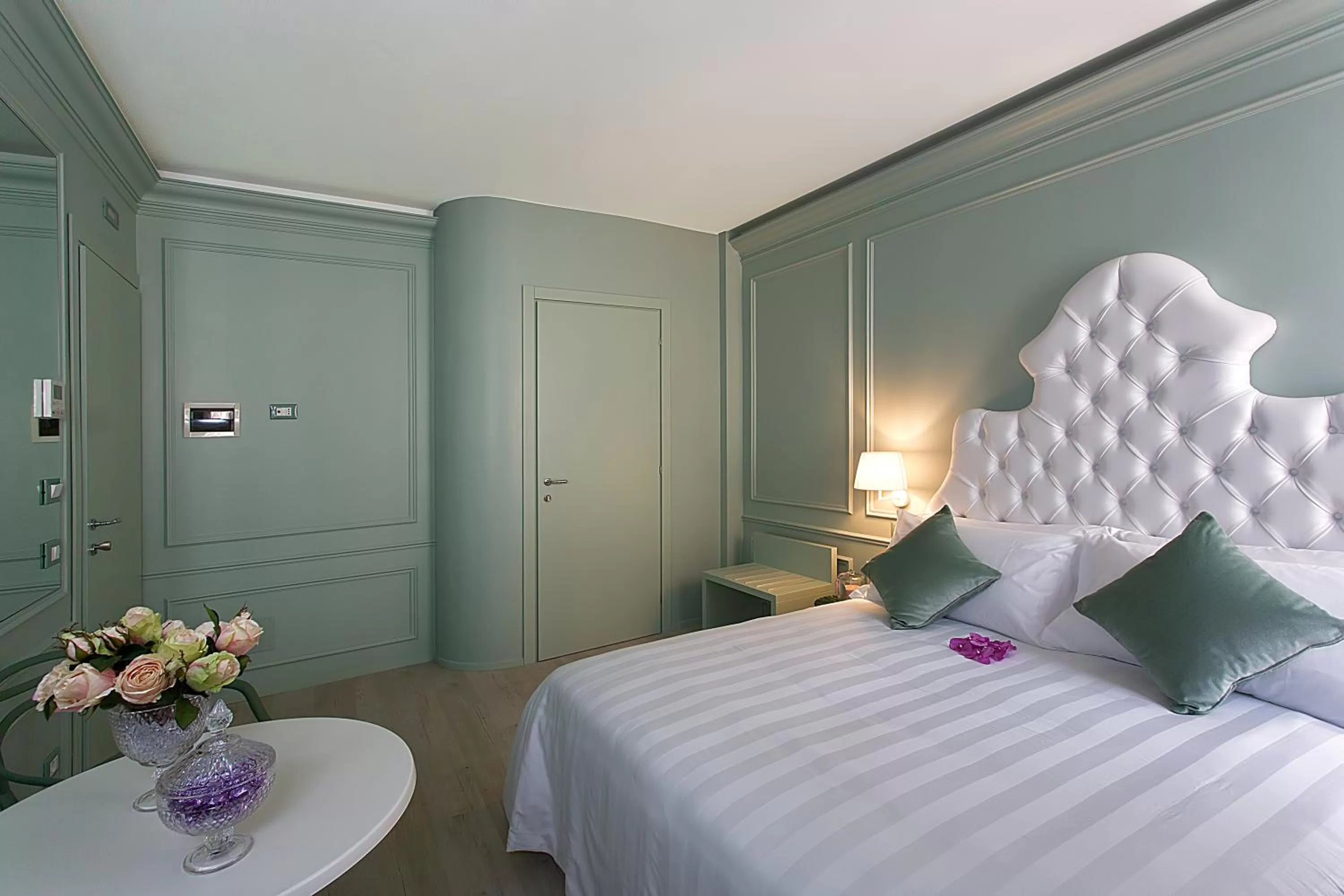 Photo of the whole room, Room Photo in Aquamare, boutique b&b