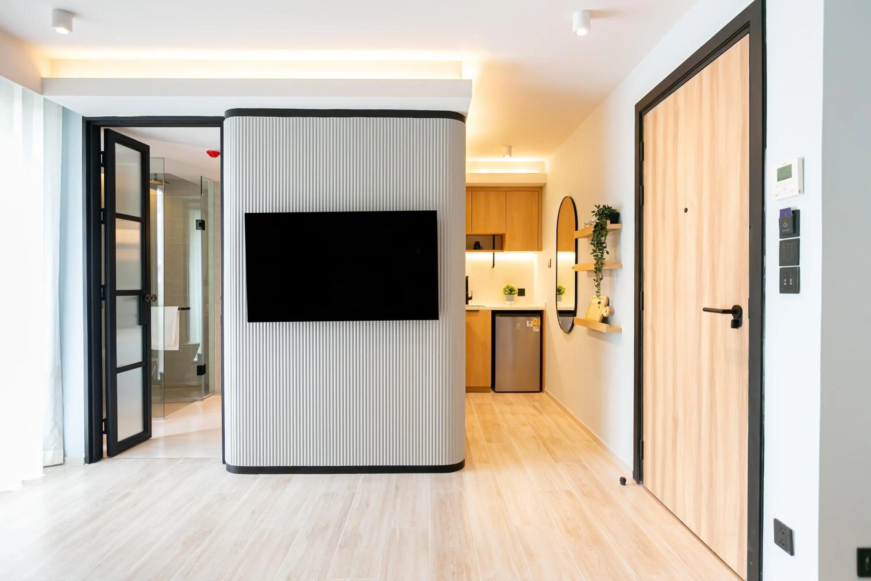 Photo of the whole room in The SACHA Apart-Hotel Thonglor