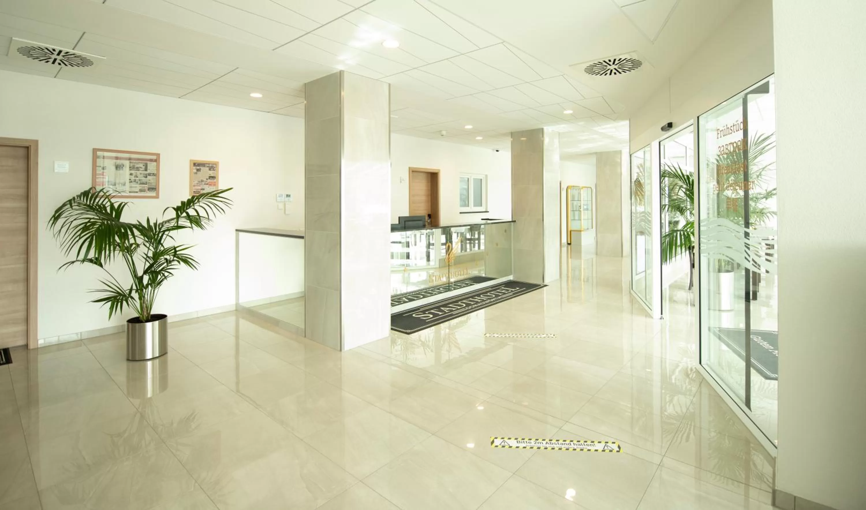 Lobby/Reception in Stadthotel Donauwörth