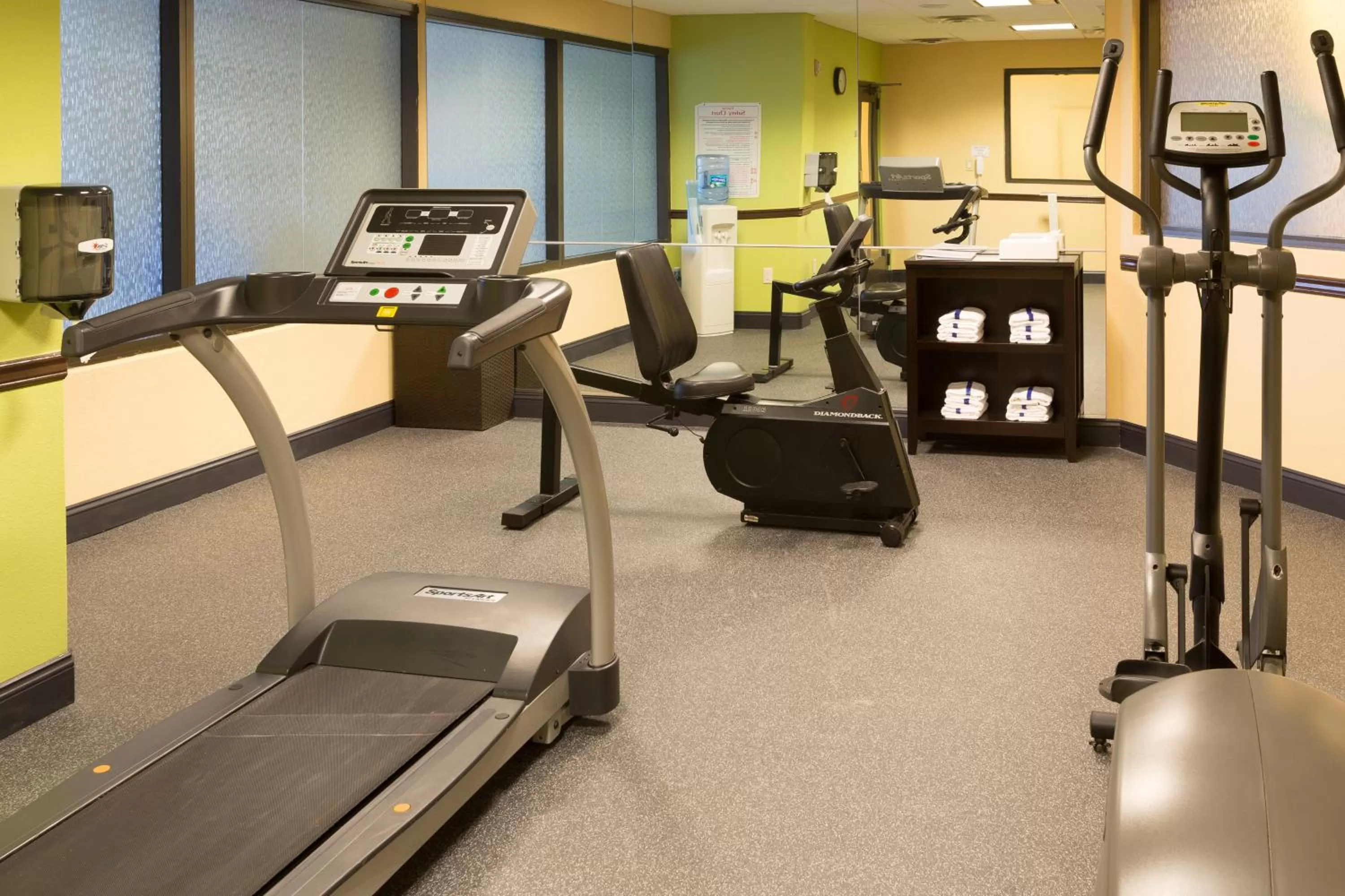 Spa and wellness centre/facilities in Holiday Inn Express Hotel & Suites Jacksonville Airport by IHG