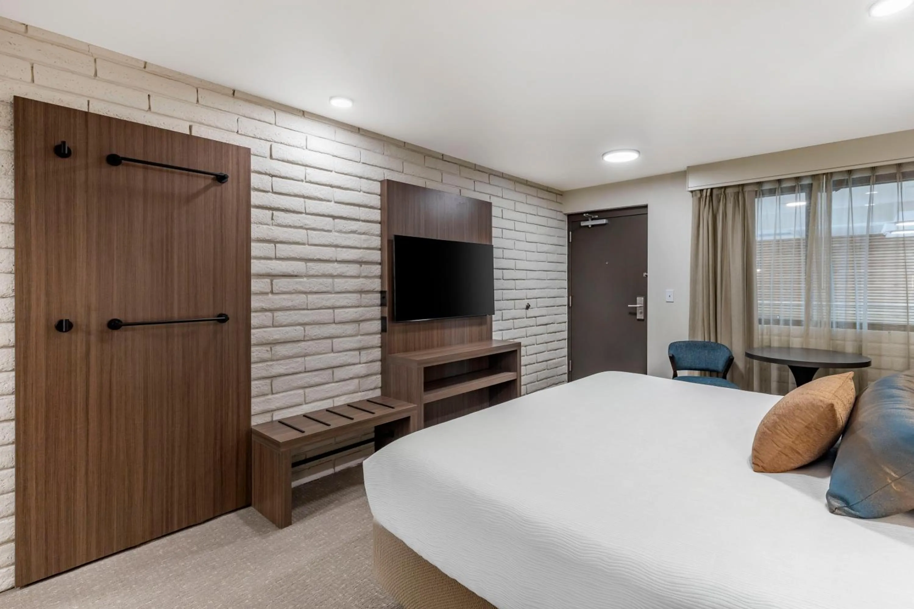 Photo of the whole room in The Gibson Hotel Great Falls, an Ascend Collection Hotel