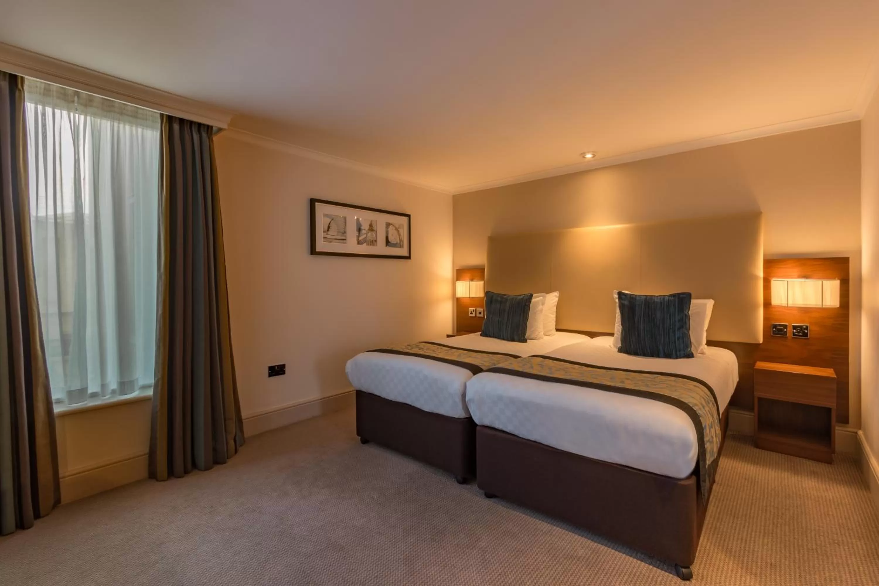 Bed in Thistle Trafalgar - Leicester Square