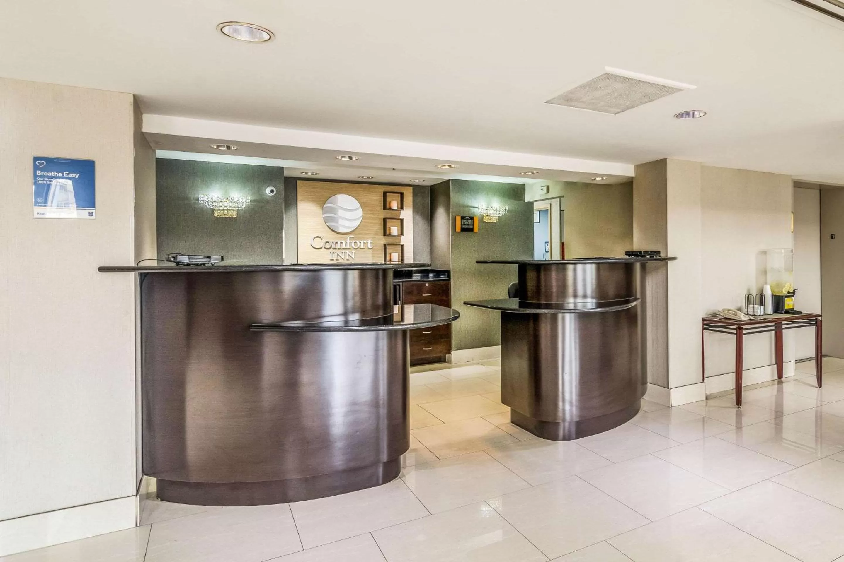 Lobby or reception in Comfort Inn Convention Center-Chicago O’hare Airport