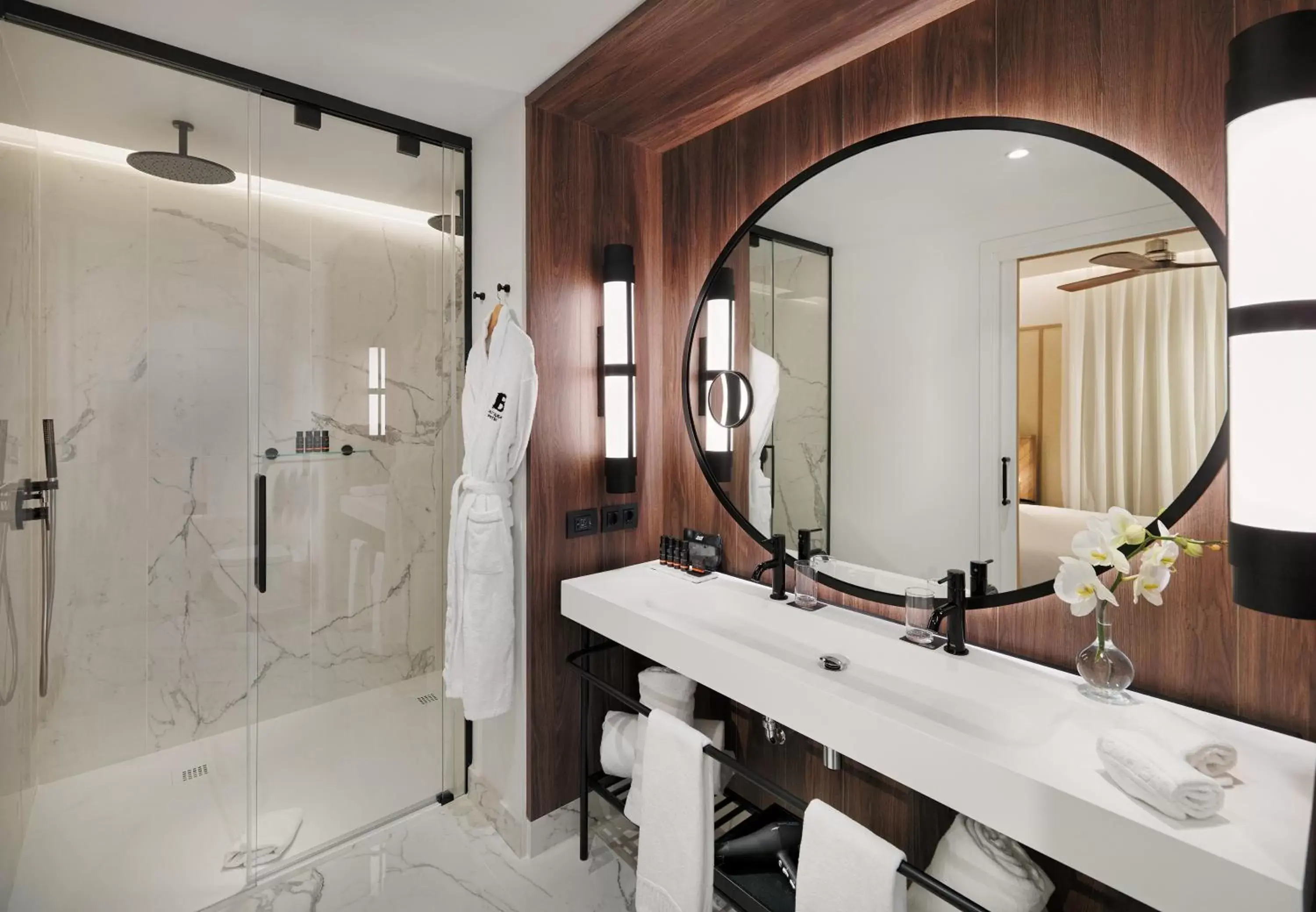 Junior Suite (3 Adults) in H10 Madison 4* Sup Junior Suite (3 Adults) in H10 Madison 4* Sup