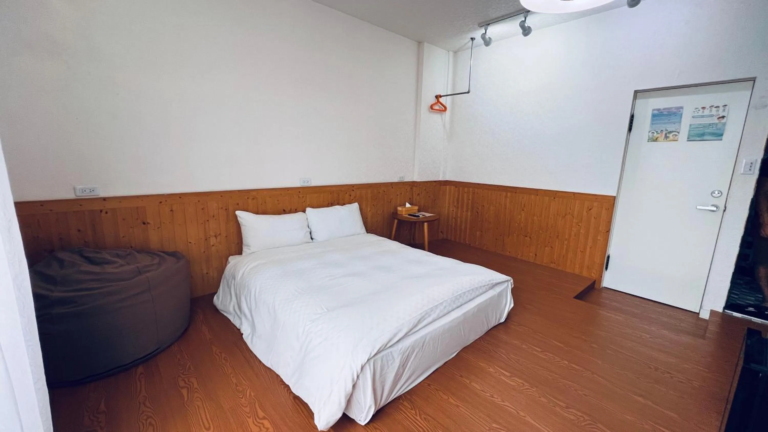 Bed in Rainbow Island