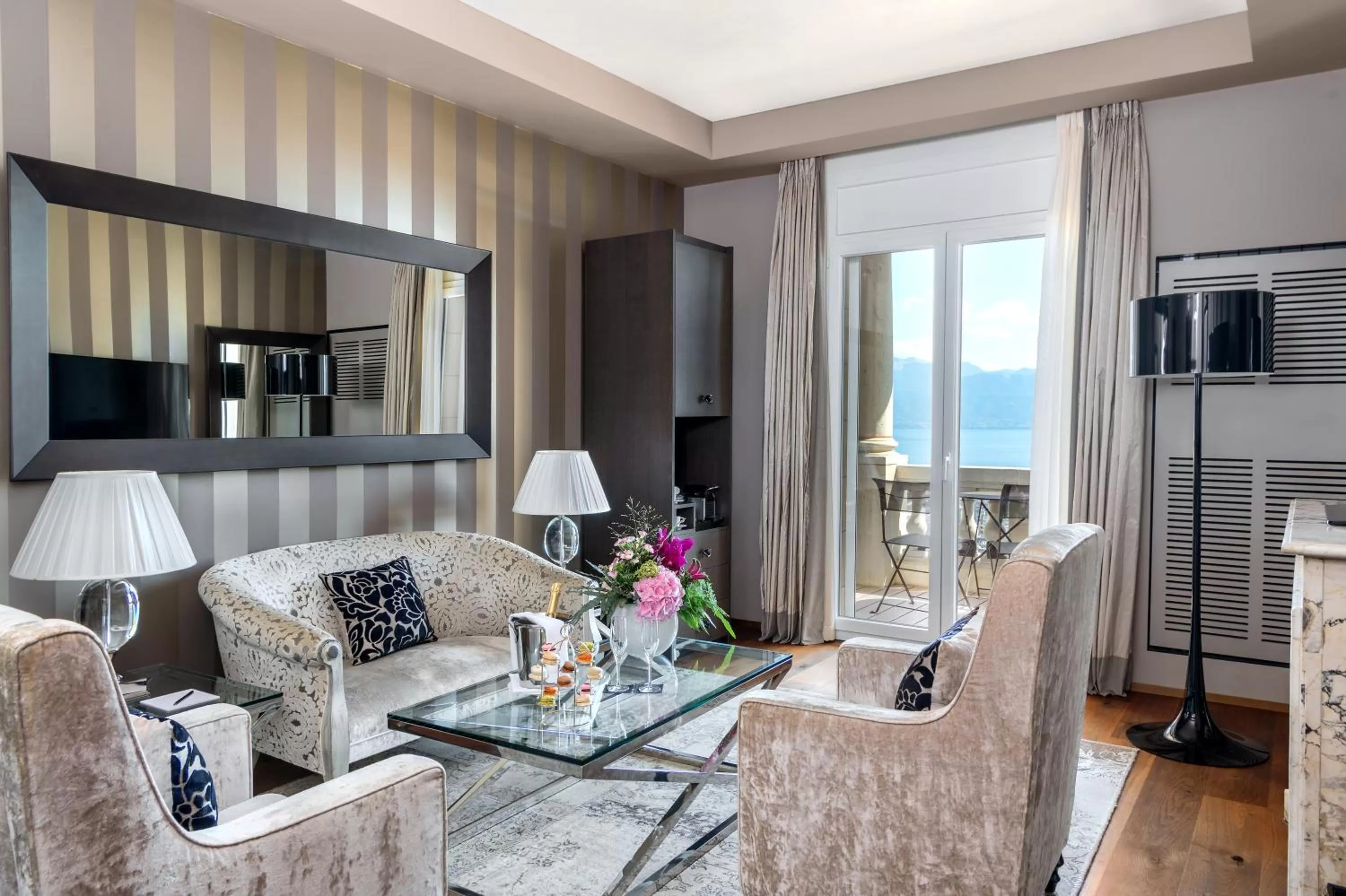 Living room in Lausanne Palace