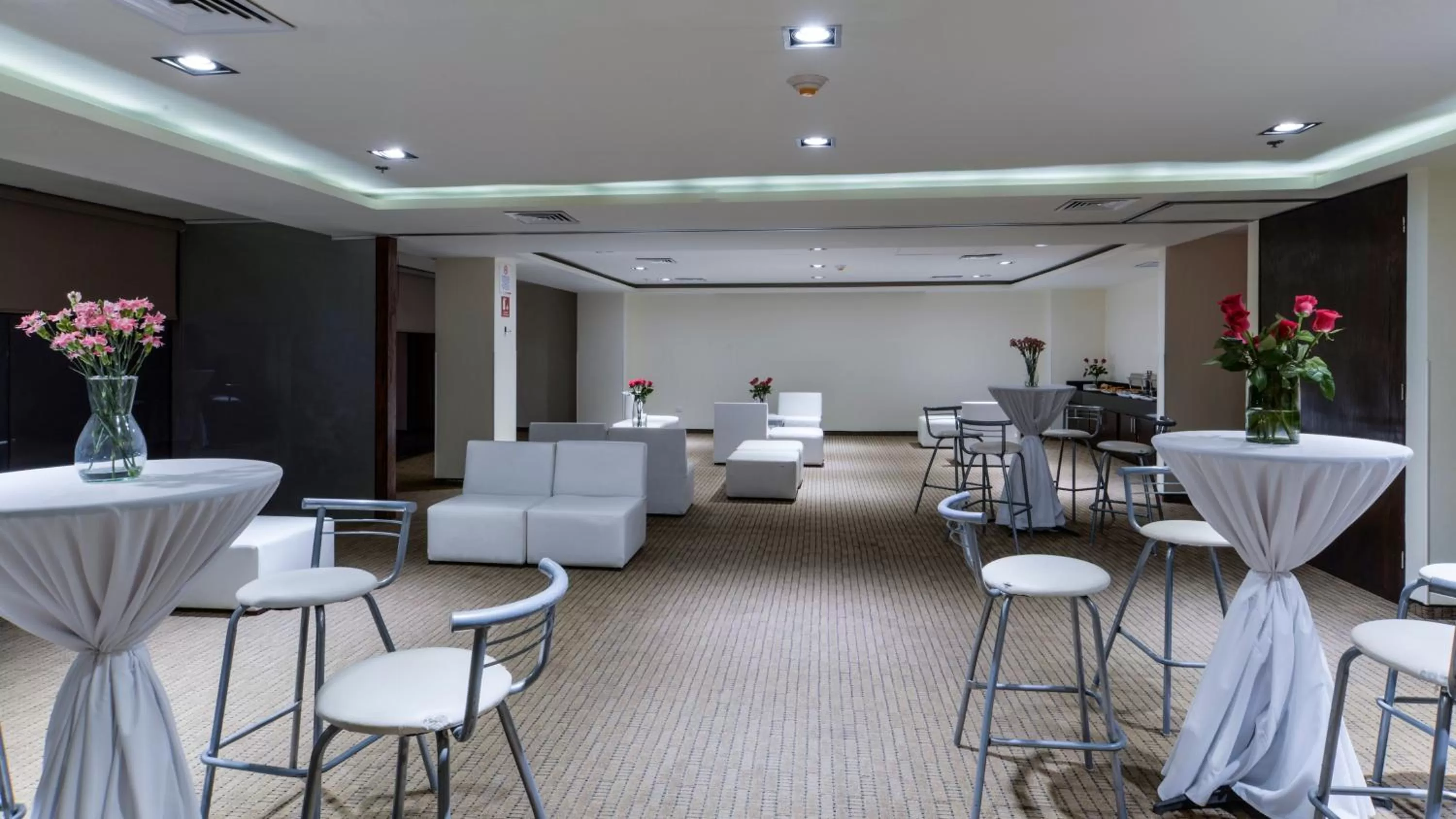 Meeting/conference room in Holiday Inn Express Culiacan by IHG
