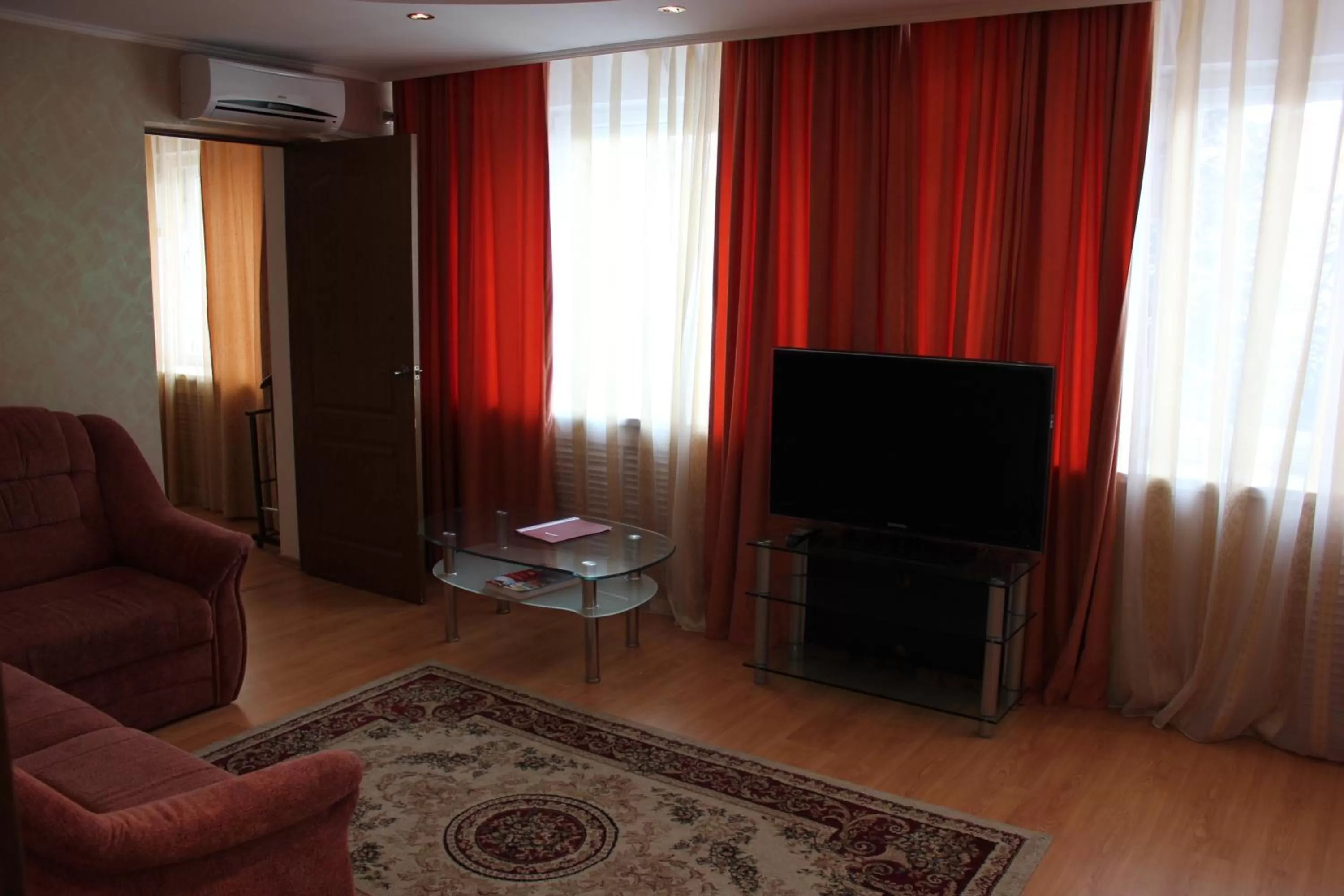 Day, TV/Entertainment Center in Ust-Kamenogorsk Hotel