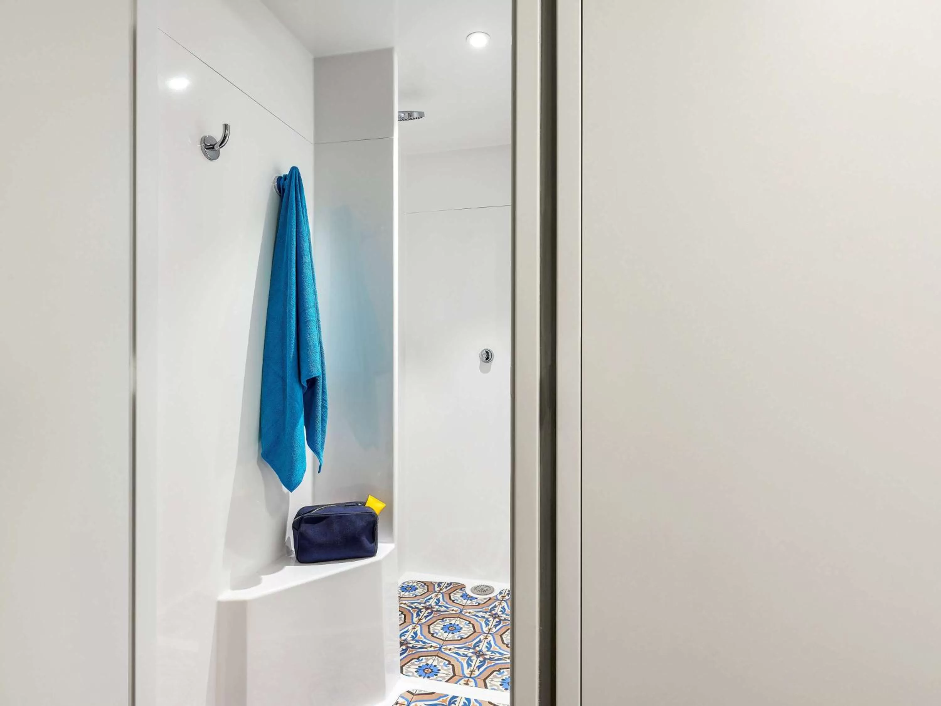 Bathroom in HOTEL F1 Lyon Genay Massieux