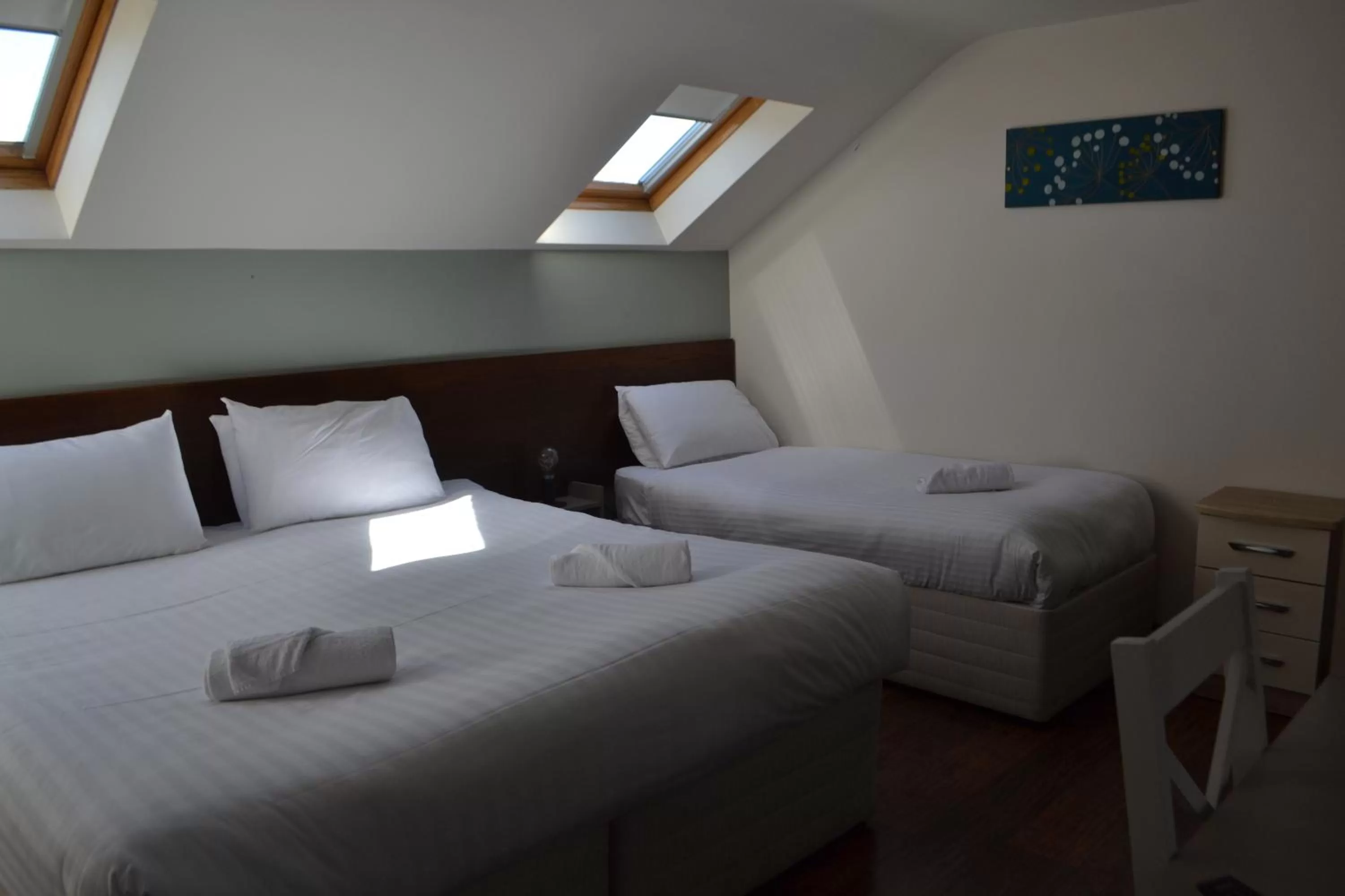 Photo of the whole room, Bed in Walsh's Hotel and Apartments