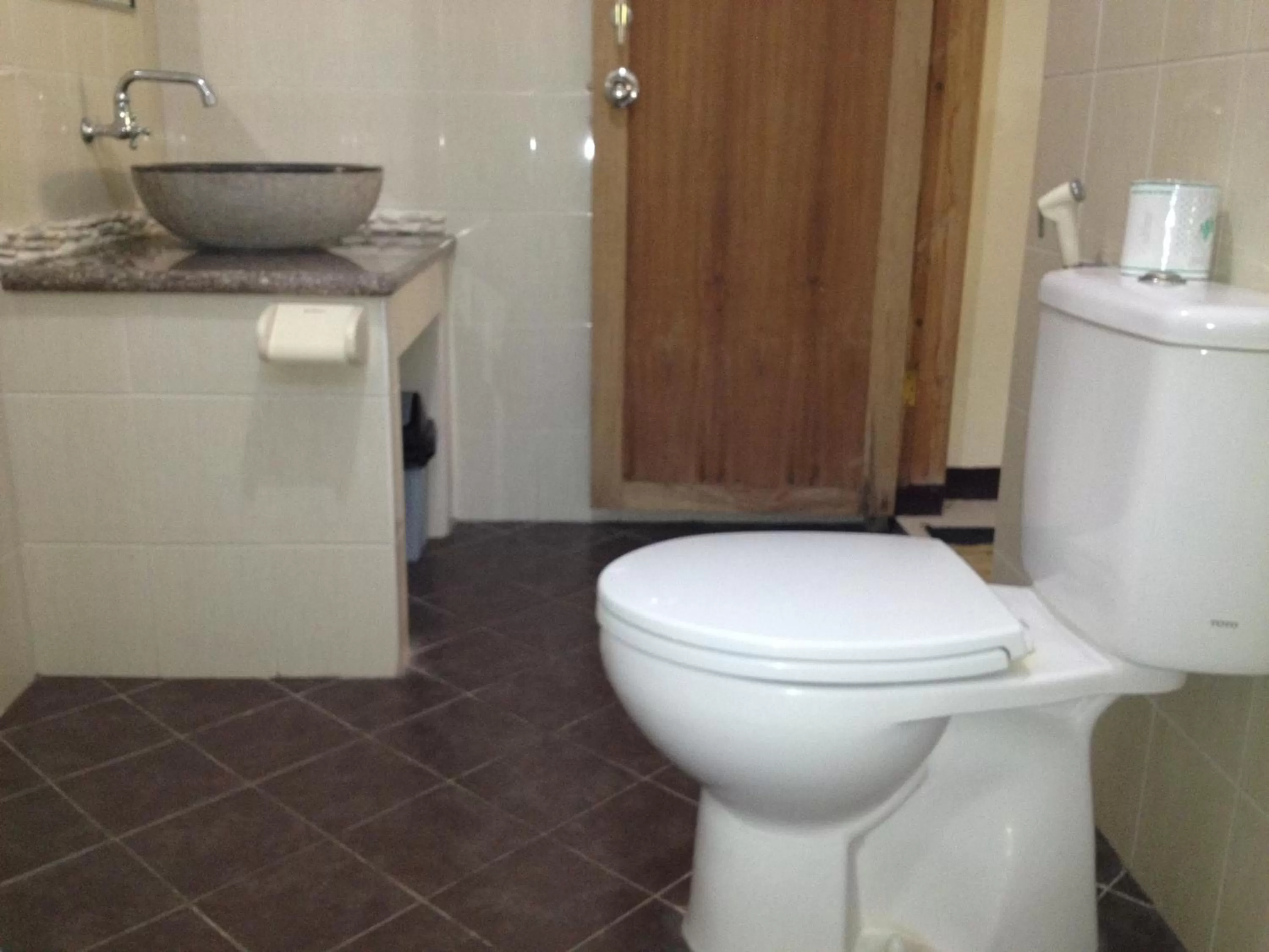 Bathroom, Coffee/Tea Facilities in Astina Hotel