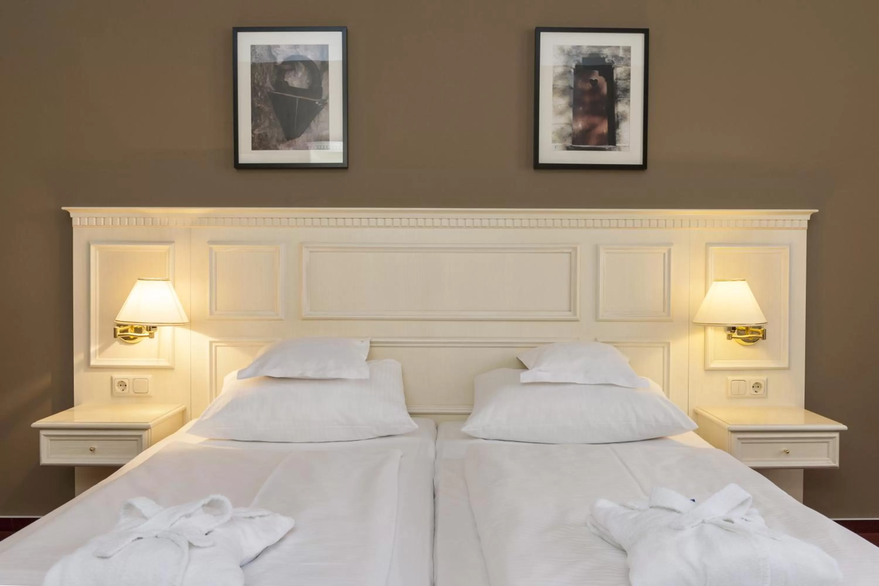 Bed in Wyndham Garden Quedlinburg Stadtschloss