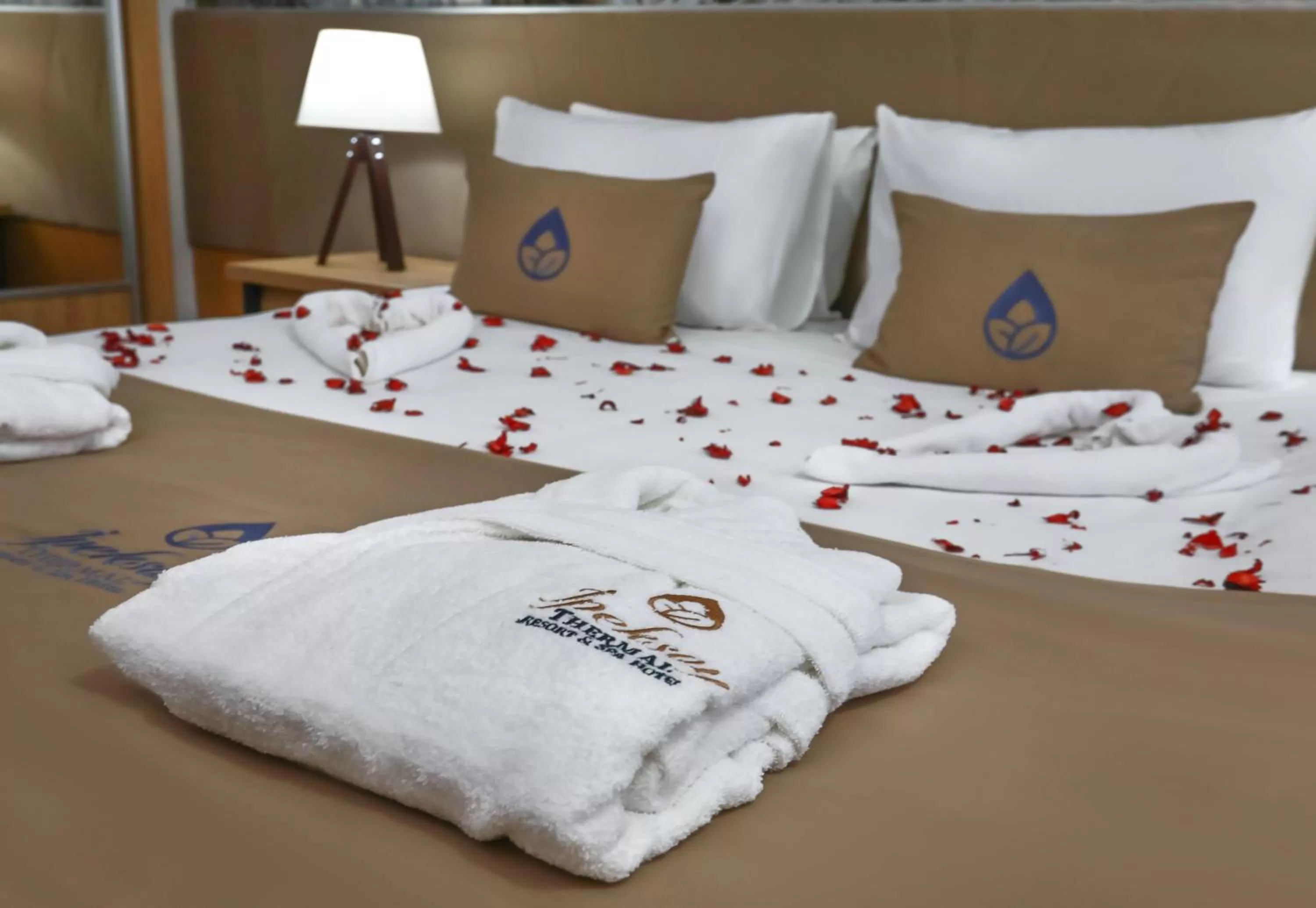 Bed in Ipeksoy Thermal Hotel