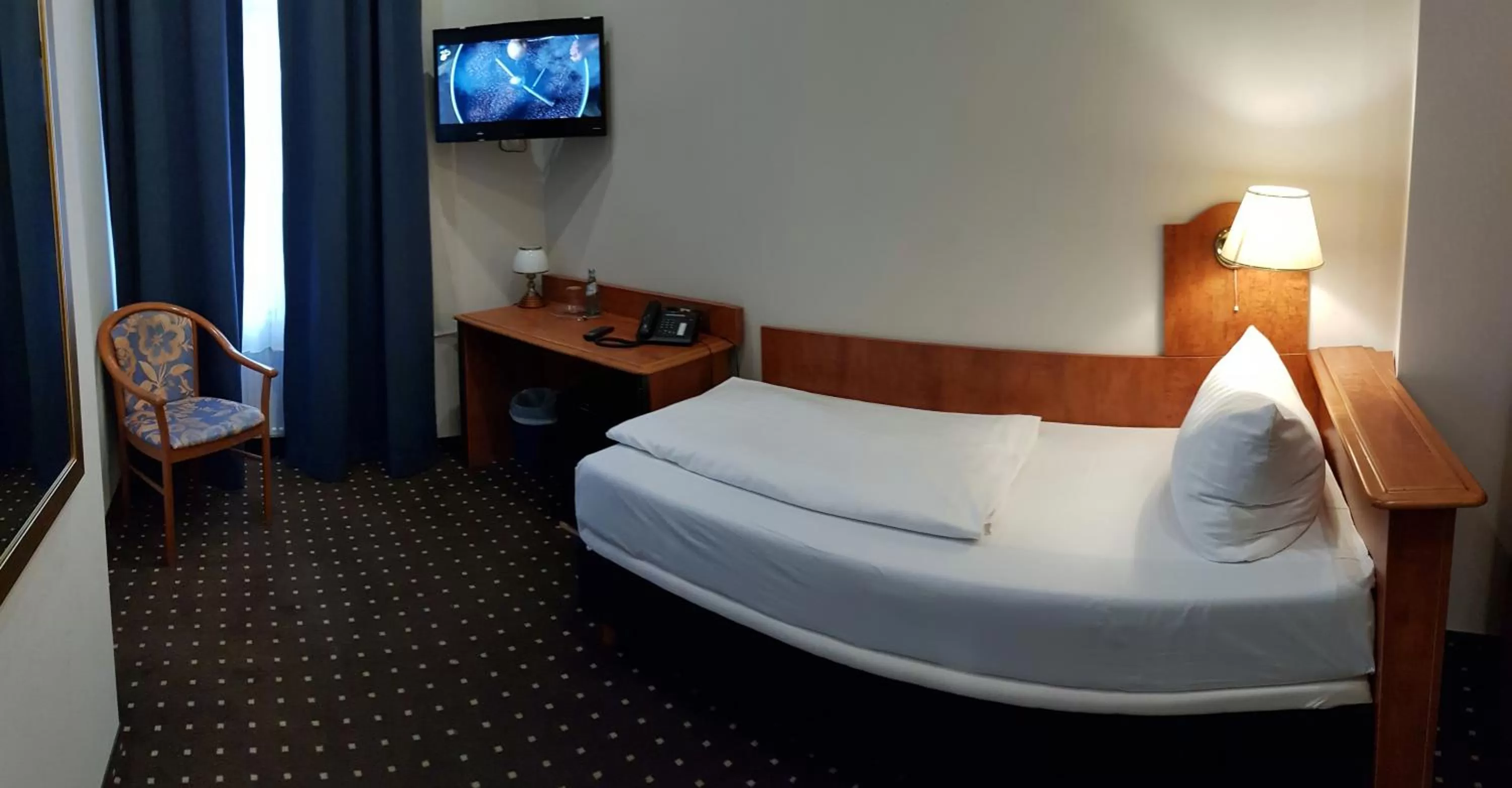 Bed in Hotel Zeil