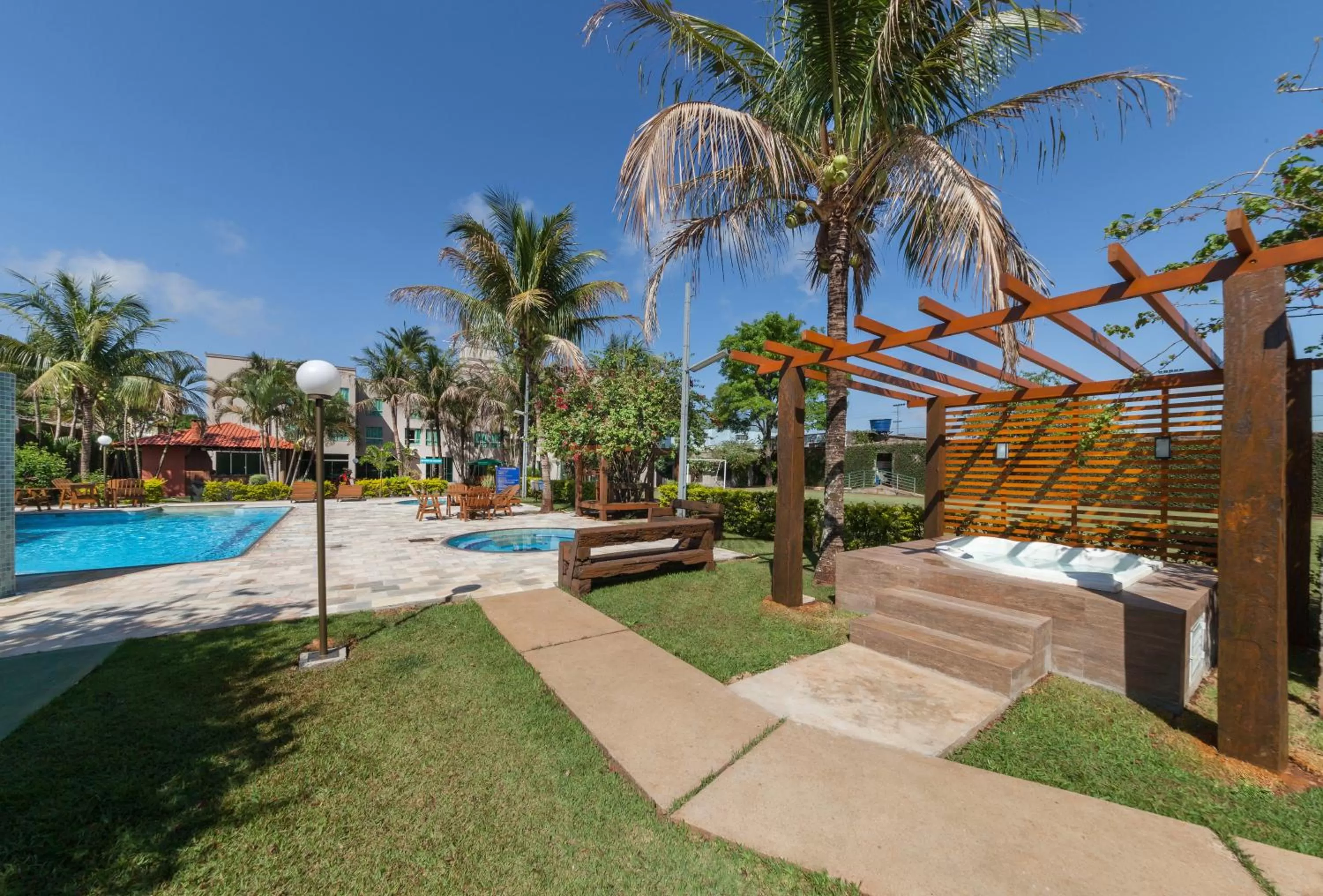 Garden, Swimming Pool in Hotel GAPH Maringa - Economico Mini Resort