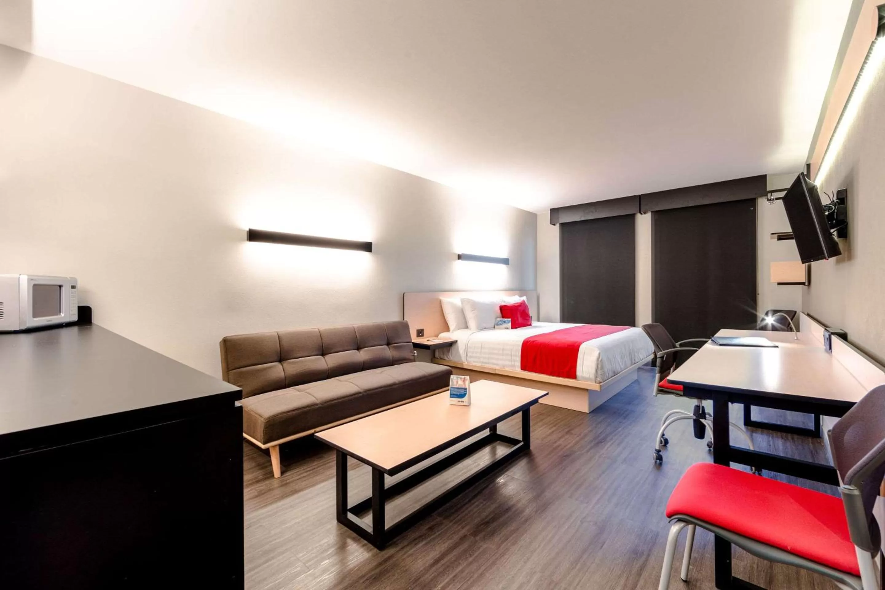 Bedroom, Bed in Comfort Inn Delicias