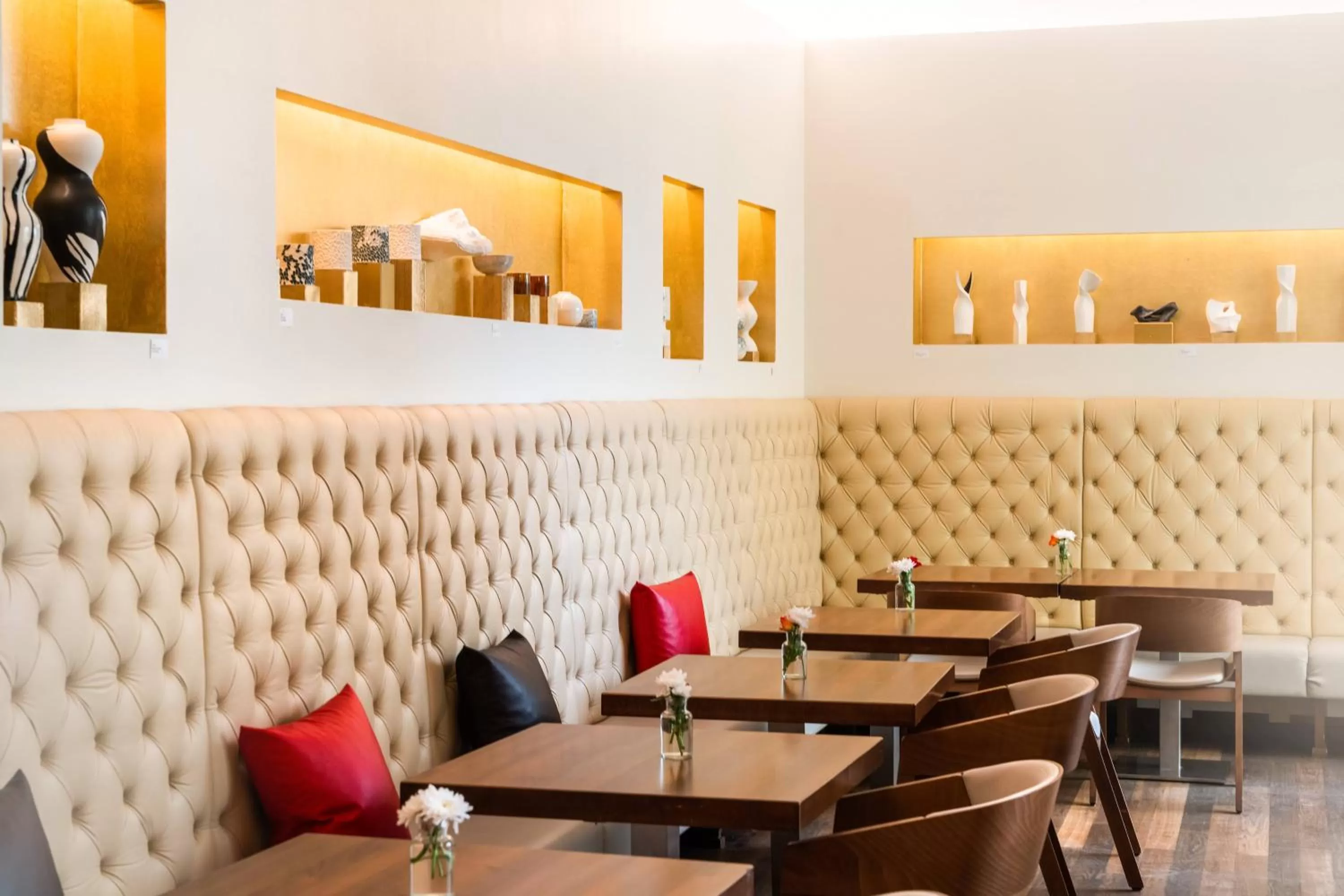 Lounge or bar in Hotel Rathaus - Wein & Design