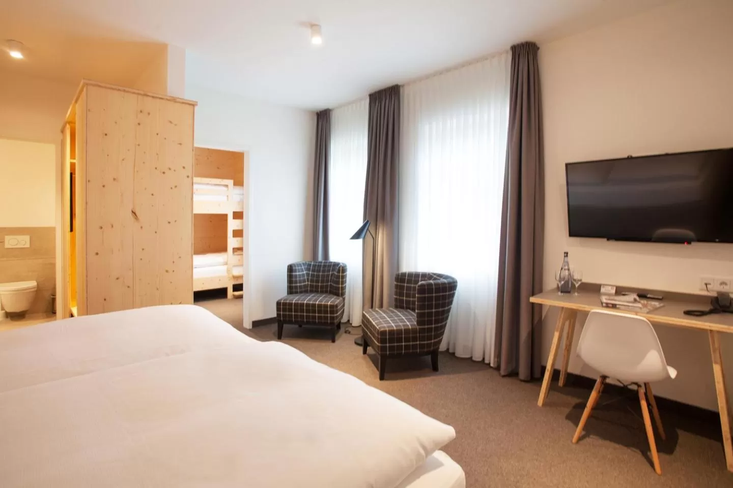 TV/Entertainment Center in Hotel & Landgasthof Hoheluft