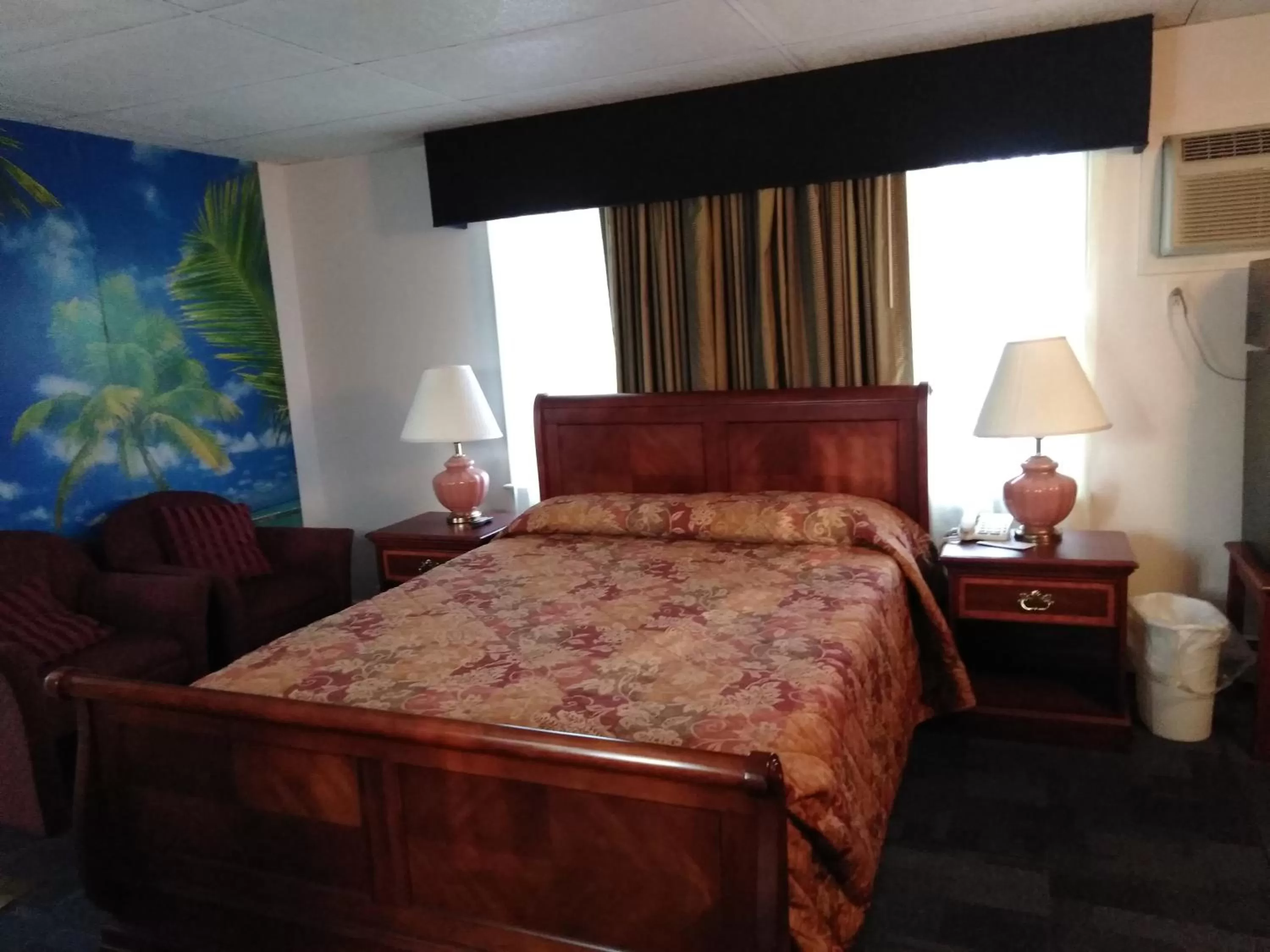 Bed in The Cardinal Inn