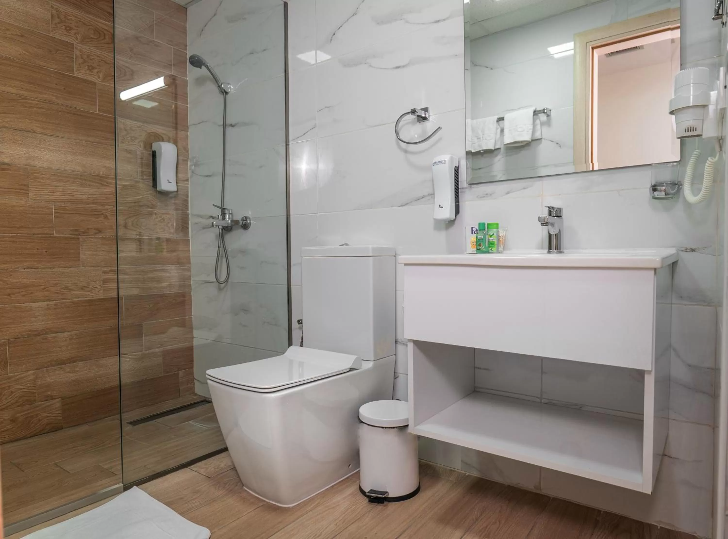 Bathroom in Hotel DOA