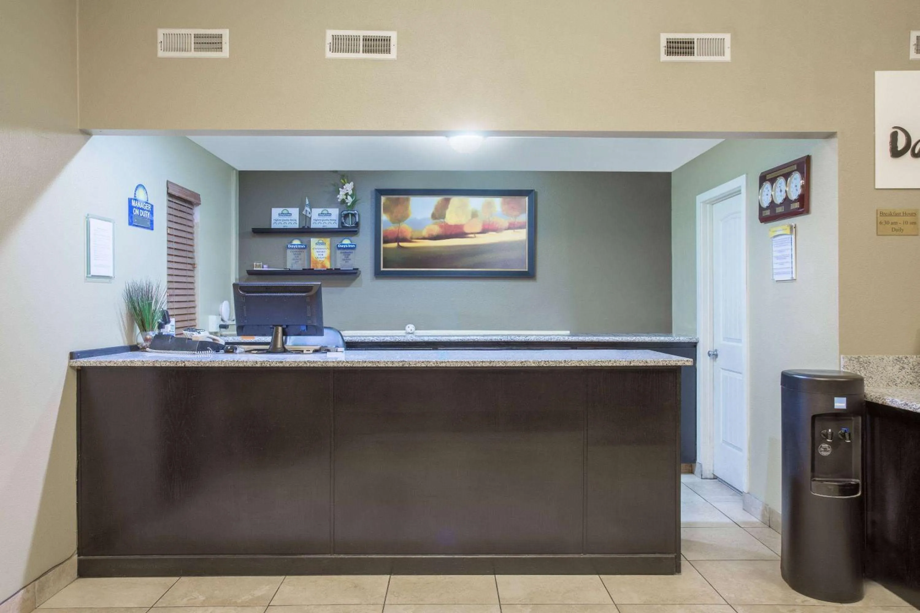 Lobby or reception in Royal Inn Provo