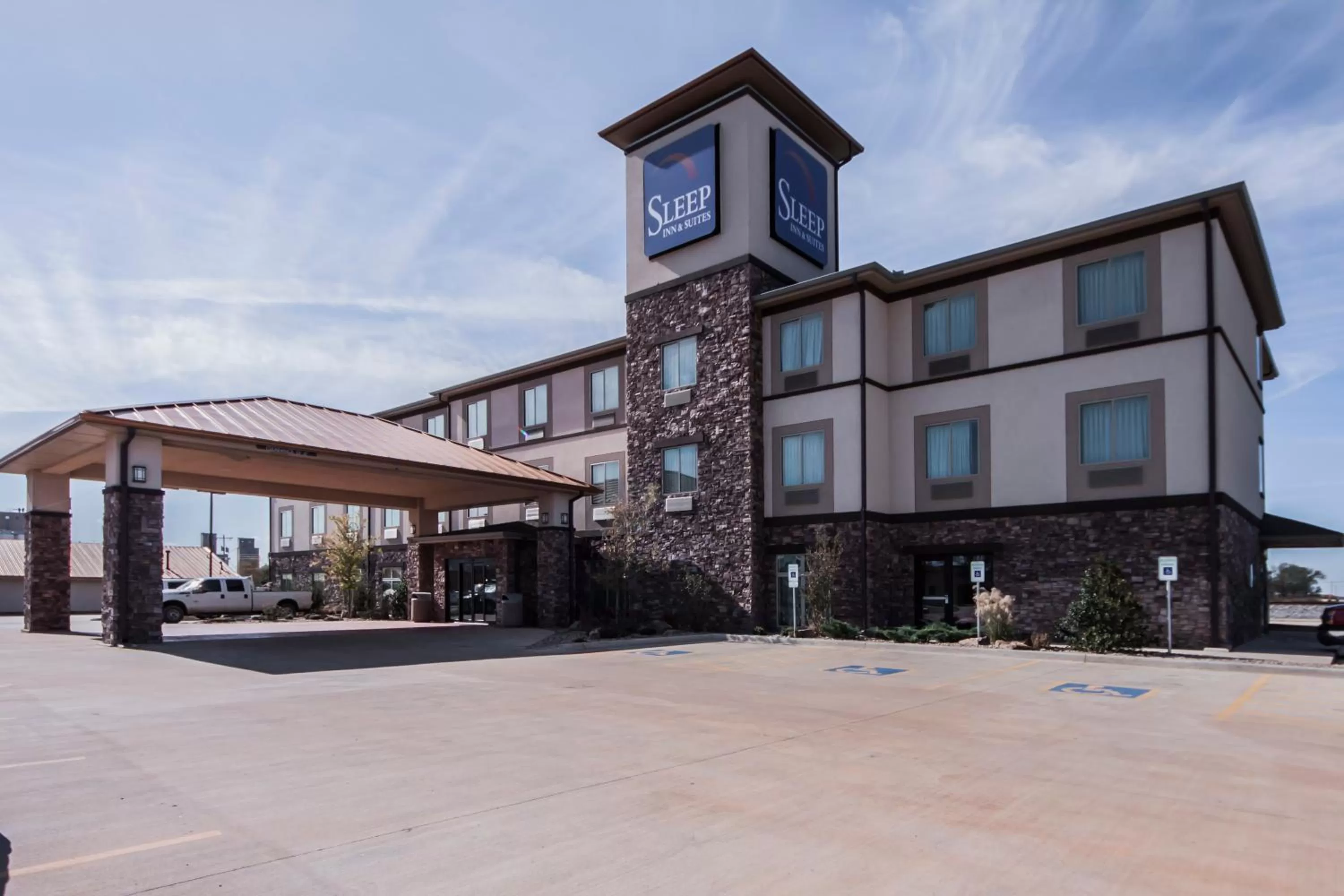 Facade/entrance in Sleep Inn & Suites Hennessey