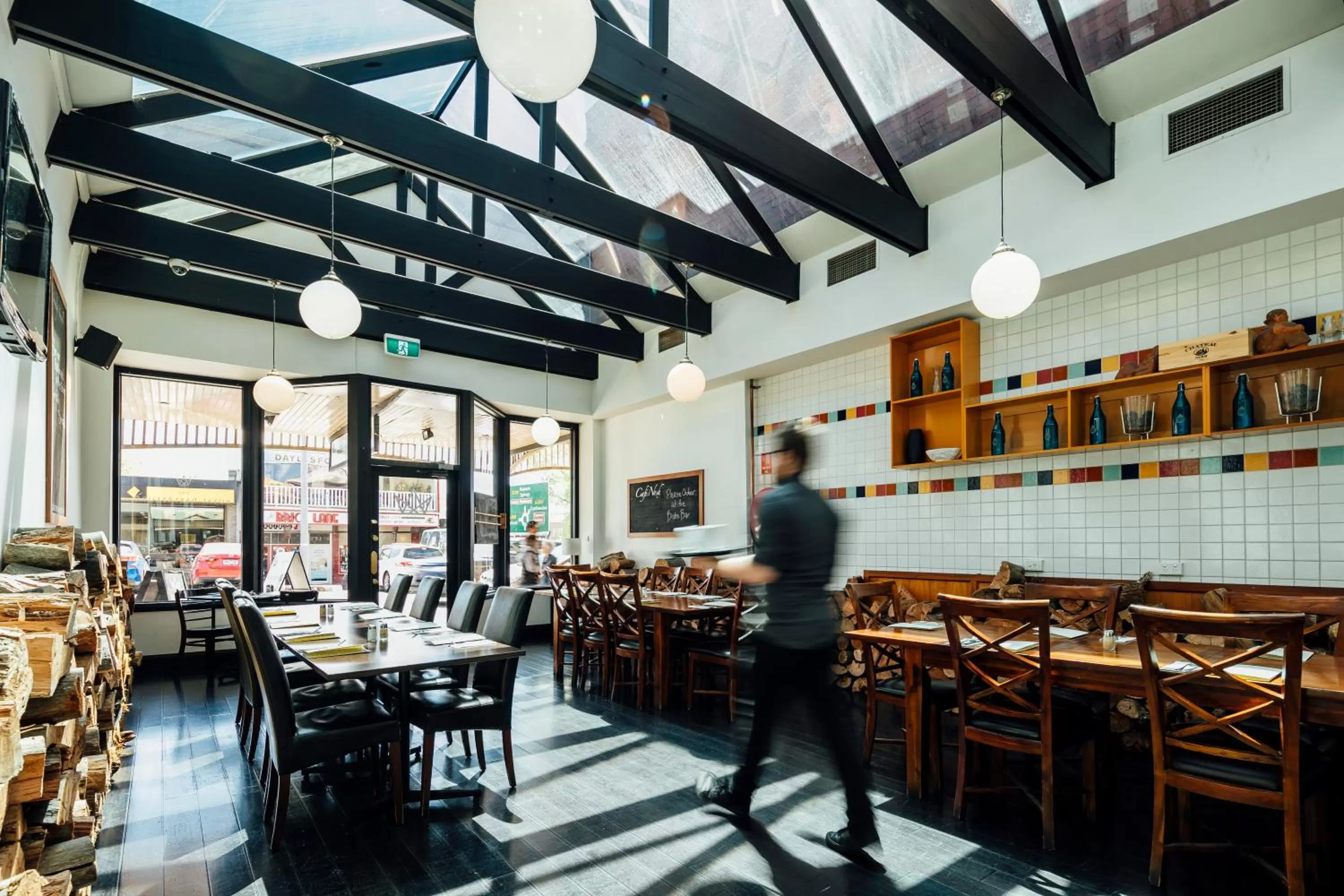 Restaurant/places to eat in The Royal Daylesford Hotel