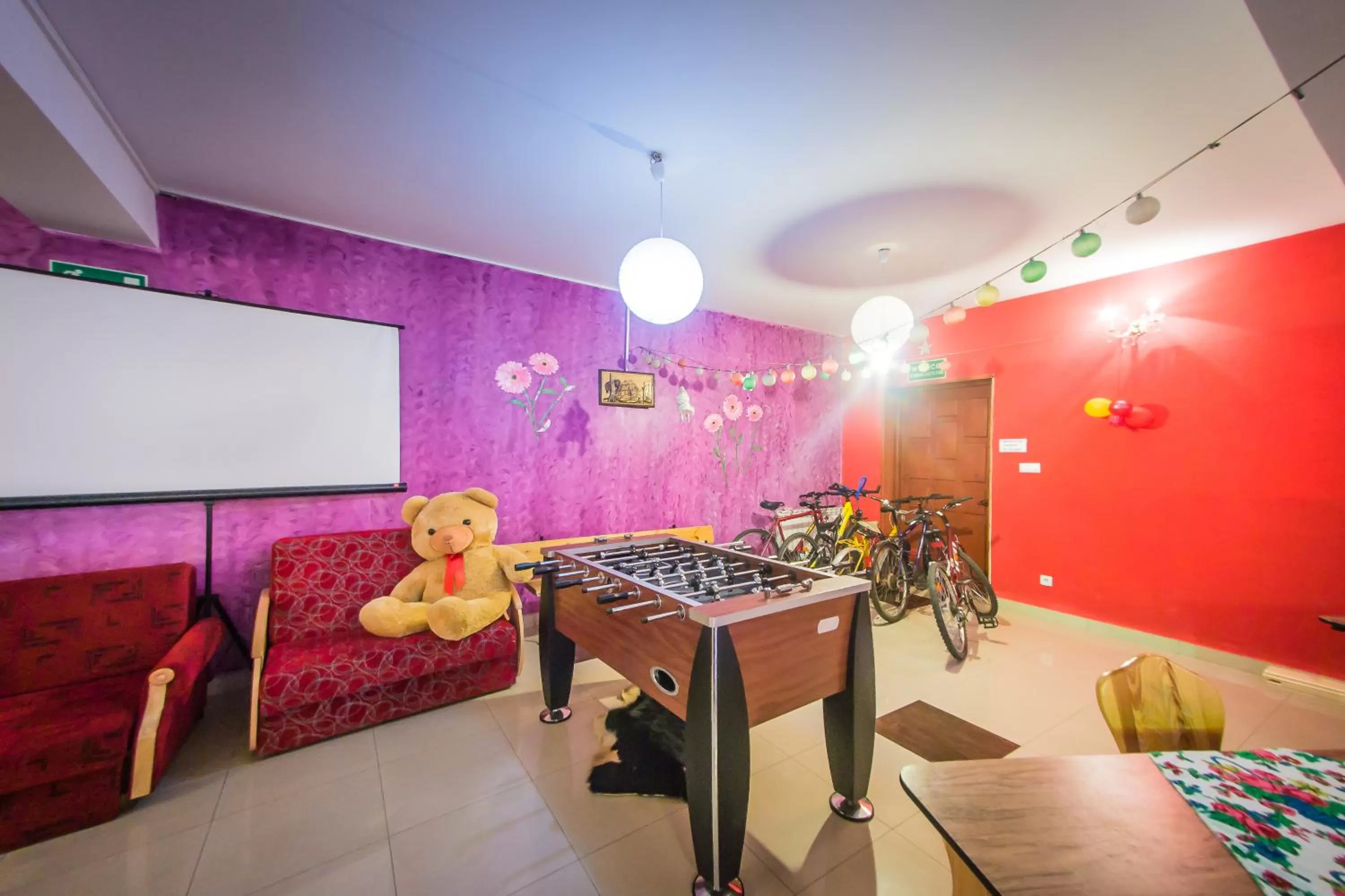 Communal lounge/ TV room in Apartamenty i pokoje gościnne Nowita