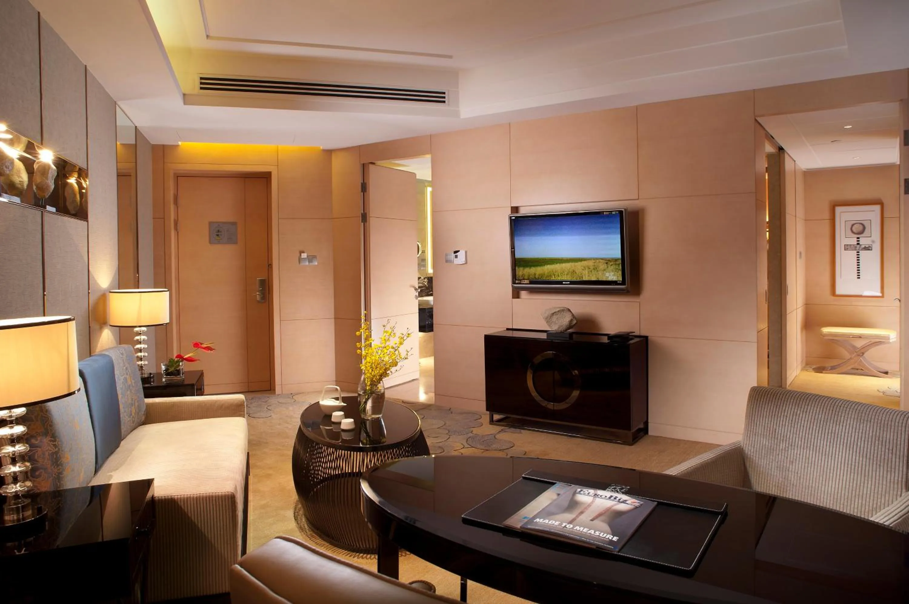 Photo of the whole room in Crowne Plaza Xi'an by IHG