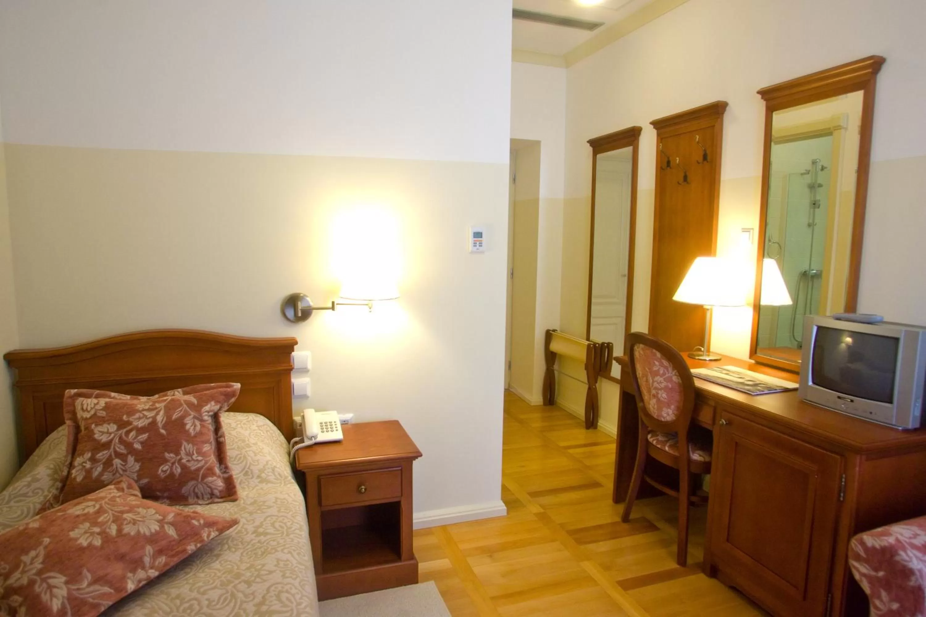 Bedroom, Bed in Heritage Hotel Frankopan