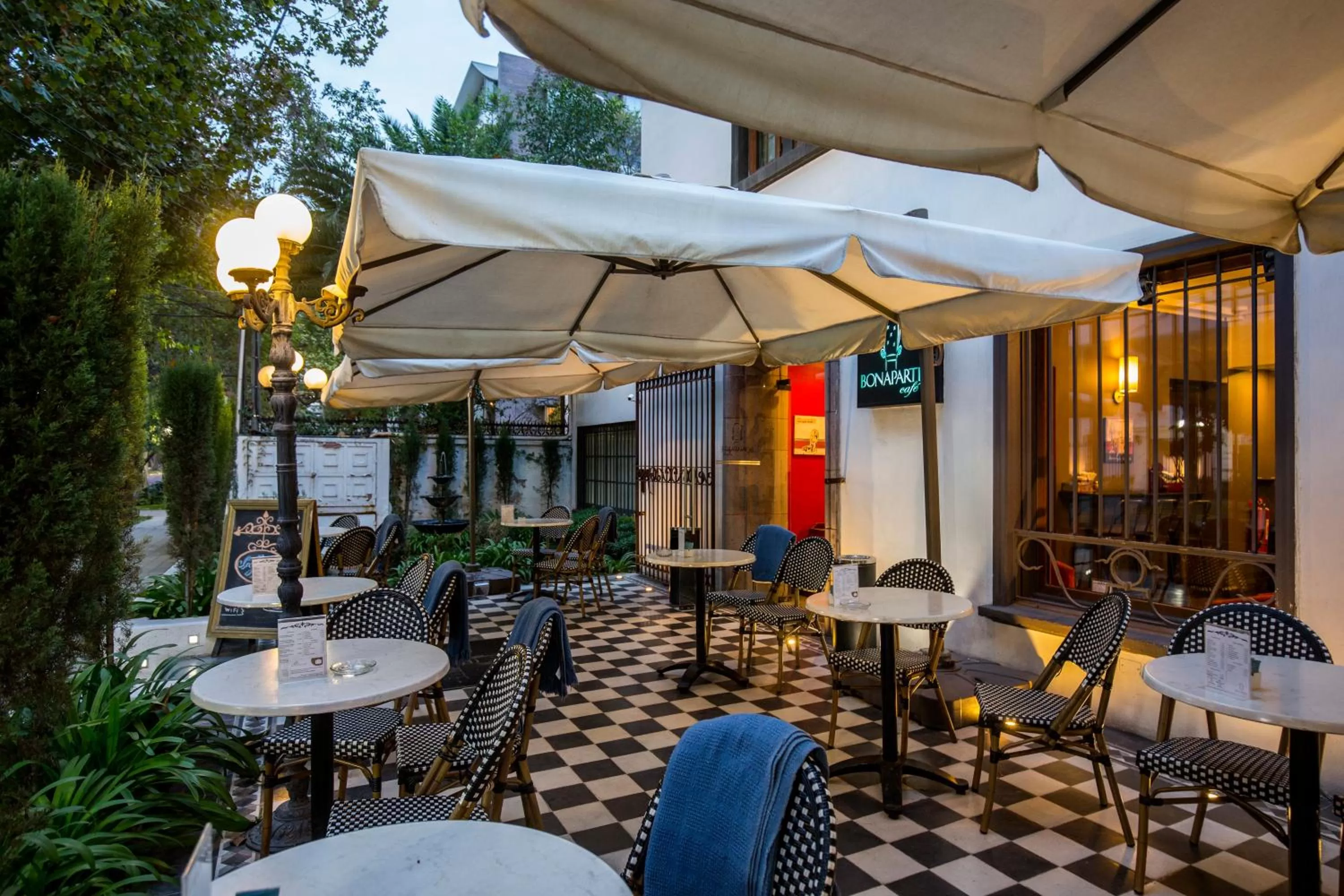 Area and facilities in Park Plaza Bonaparte Boutique