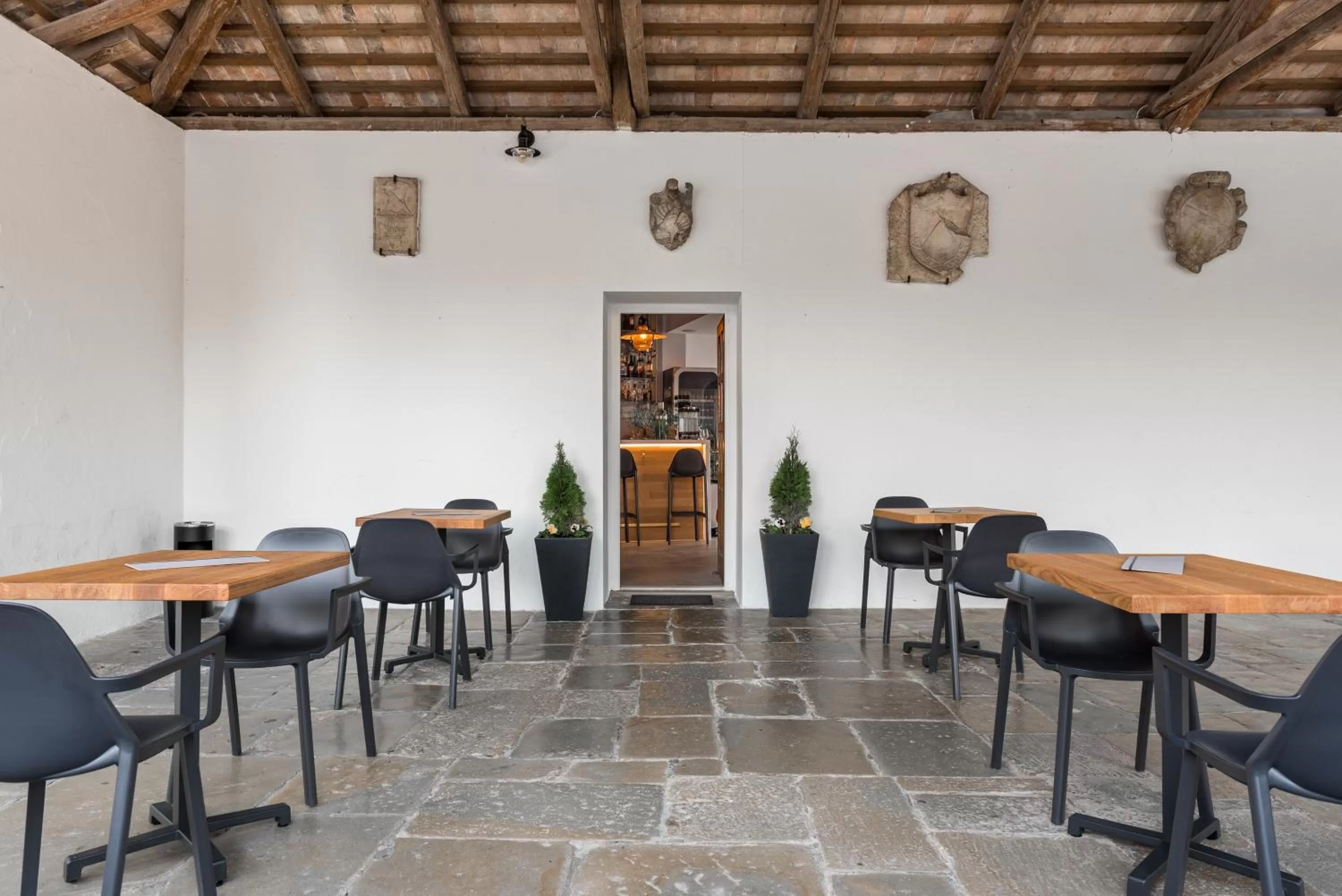 Property building in La Loggia